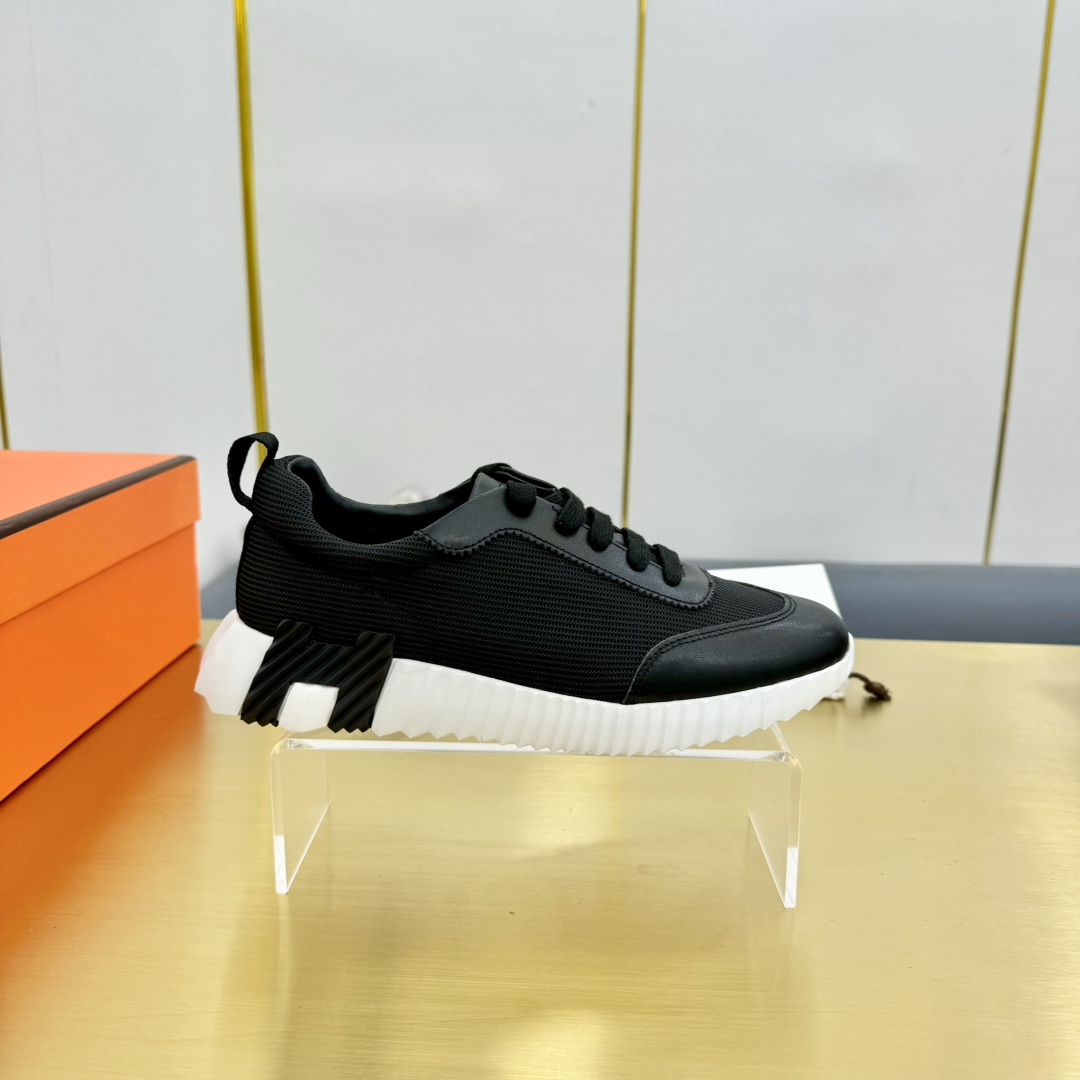 NO:402911,High-version Men's 10 'Private Top Version' …Hermes Hermes Spring and Summer New Couple Sports and Leisure Shoes Series……Classic Sports Style + British Color Block Design, Classic and Beautiful!  The original inverted mold last is the ultimate 1:1 shape, and the imported high-end umbrella cloth presents a delicate texture!  Customized A-level high-definition private mold bottom with luxurious packaging!  - Unparalleled quality, fabric custom sheepskin beef slim inside custom sheepskin foot pad sheepskin injection molding, large sole original open mold light bubble two-color bottom packaging original full set of packaging sizes for women 35-40 men 40-44 (female 40.41 men 39.44 customized) color official website synchronous update, casual shoes/sports shoes, hermes, hermes, sneakers, sheepskin, umbrellas19860909高版本 男10  《私家顶级版本》 ……爱马仕Hermes春夏新款情侣运动休闲鞋系列…… ……经典运动风格+英伦拼色设计,经典耐看！原版倒模楦型,极致1:1形体,进口高端雨伞布呈现出精致质感！开模定制A级高密私模大底,奢华包装！ -无二品质, 面料定制羊皮牛猄 内里定制羊皮 垫脚羊皮注塑成型 大底原版开模轻泡双色底 包装原版全套包装 码数 女35-40 男40-44（女40.41男39.44定制） 颜色官网同步更新,休闲鞋/运动鞋,hermes,hermes,sneakers,sheepskin,umbrellas,Women's Shoes