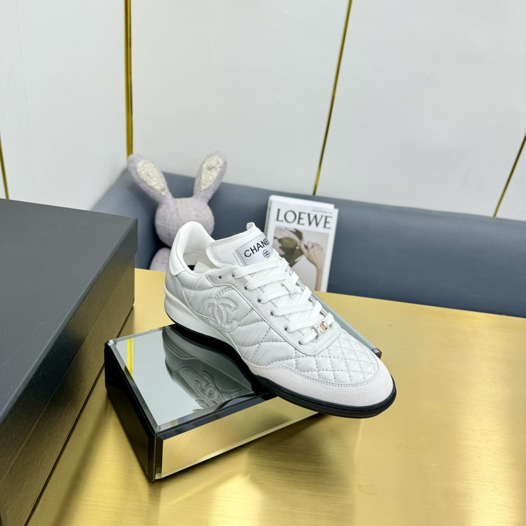 versión superior Chanel Chanel - 2024 contador modelos casuales entrenadores este diseño clásico; su