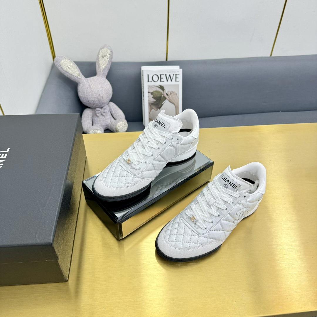 versión superior Chanel Chanel - 2024 contador modelos casuales entrenadores este diseño clásico; su