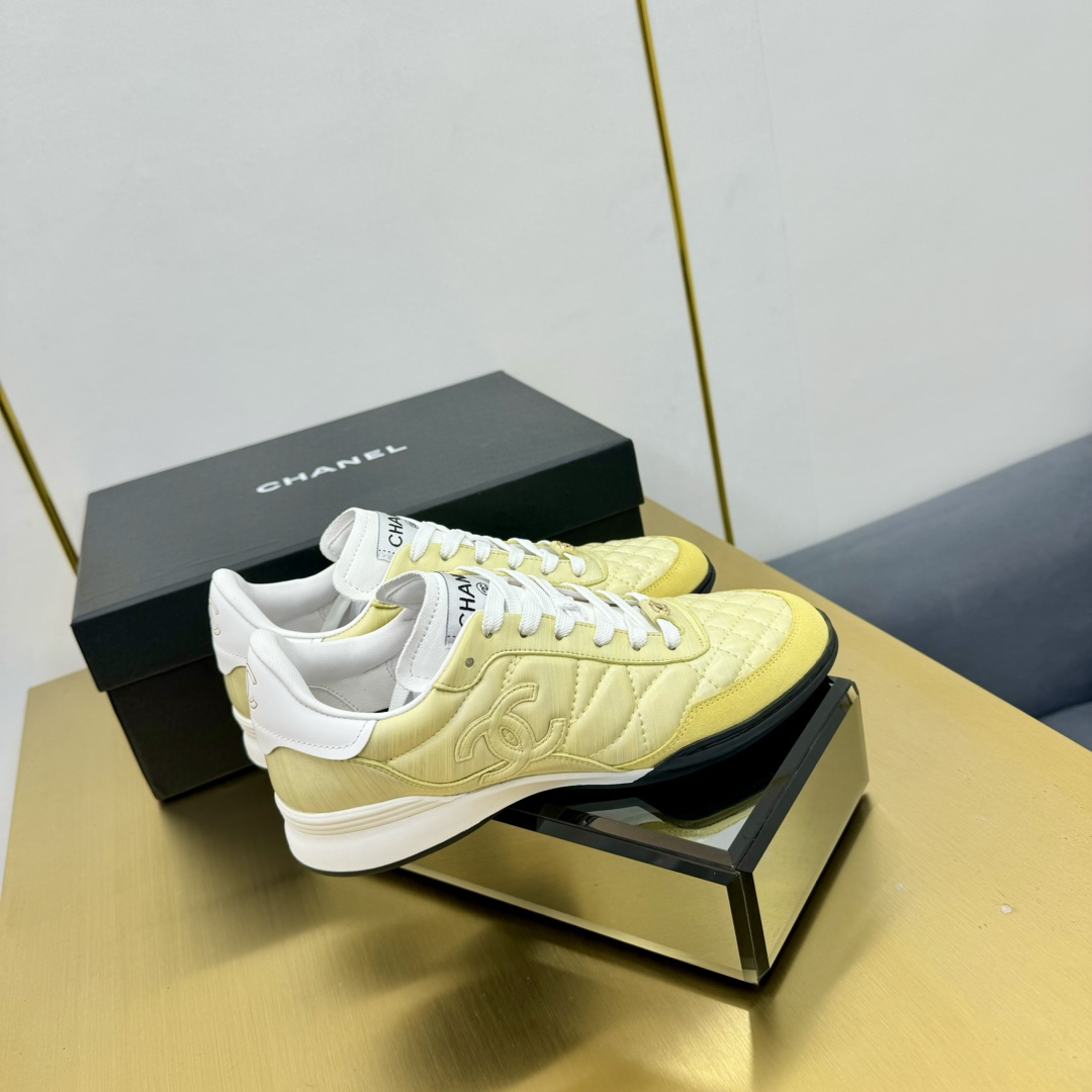 versión superior Chanel Chanel - 2024 contador modelos casuales entrenadores este diseño clásico; su