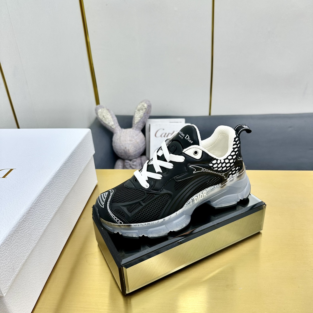 NO:415081,Top version Dior Spring and Summer Show new Vibe iconic fashionable modern sports dad shoes CD letter logo Oblique printed pattern lace-up color-blocking thick-soled running shoes Celebrity same jelly color casual women's shoes Top high-end version on the market Material: The upper adopts special craftsmanship with mesh fabric splicing metal cowhide + environmentally friendly breathable fabric inner lining + original mold opening Tpu combination sole thickness: 4CM Size: 35-40 standard size (34.41 custom-made non-return and exchange), dad shoes, dior, dior, cowhide19860909顶级版本 Dior 迪奥春夏走秀新款 Vibe标志性时尚摩登运动老爹鞋 CD字母logo Oblique印花图案系带拼色厚底跑鞋 明星同款果冻色休闲女鞋 市面顶级高端版本 材质:鞋面采用特殊工艺搭配网眼织物拼接金属牛皮+环保透气织物内里+原版开模Tpu组合大底 底厚:4CM Size:35-40标准码(34.41定制不退换),老爹鞋,dior,dior,cowhide,Women's Shoes