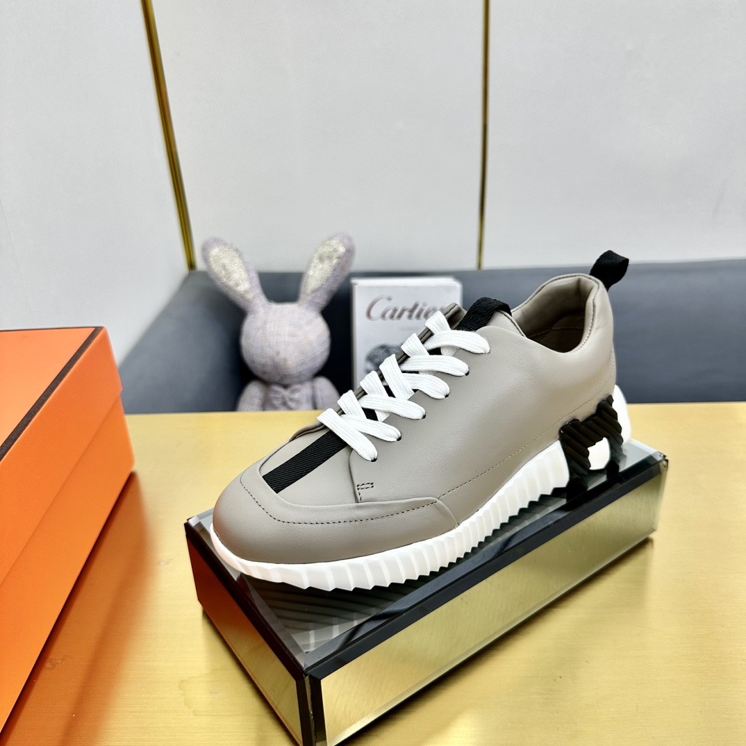 NO:410144,High-version Men's 40 'Private Top Version' ...Hermes Hermes Spring and Summer New Couple Sports and Leisure Shoes Series... ...Classic Sports Style + British Color Block Design, Classic and Beautiful!  The original inverted mold last is the ultimate 1:1 shape, and the imported high-end umbrella cloth presents a delicate texture!  Customized A-level high-definition private mold bottom with luxurious packaging!  - Unparalleled quality, fabric custom sheepskin beef slim inside custom sheepskin foot pad sheepskin injection molding, large sole original open mold light bubble two-color bottom, original packaging, size number, women 35-40, men 40-44 (female 40.41, men 39.44 customized) color official website synchronous update, casual shoes/sports shoes, hermes, hermes, sneakers, sheepskin, umbrellas19860909高版本 男40  《私家顶级版本》 ……爱马仕Hermes春夏新款情侣运动休闲鞋系列…… ……经典运动风格+英伦拼色设计,经典耐看！原版倒模楦型,极致1:1形体,进口高端雨伞布呈现出精致质感！开模定制A级高密私模大底,奢华包装！ -无二品质, 面料定制羊皮牛猄 内里定制羊皮 垫脚羊皮注塑成型 大底原版开模轻泡双色底 包装原版全套包装 码数 女35-40 男40-44（女40.41男39.44定制） 颜色官网同步更新,休闲鞋/运动鞋,hermes,hermes,sneakers,sheepskin,umbrellas,Women's Shoes