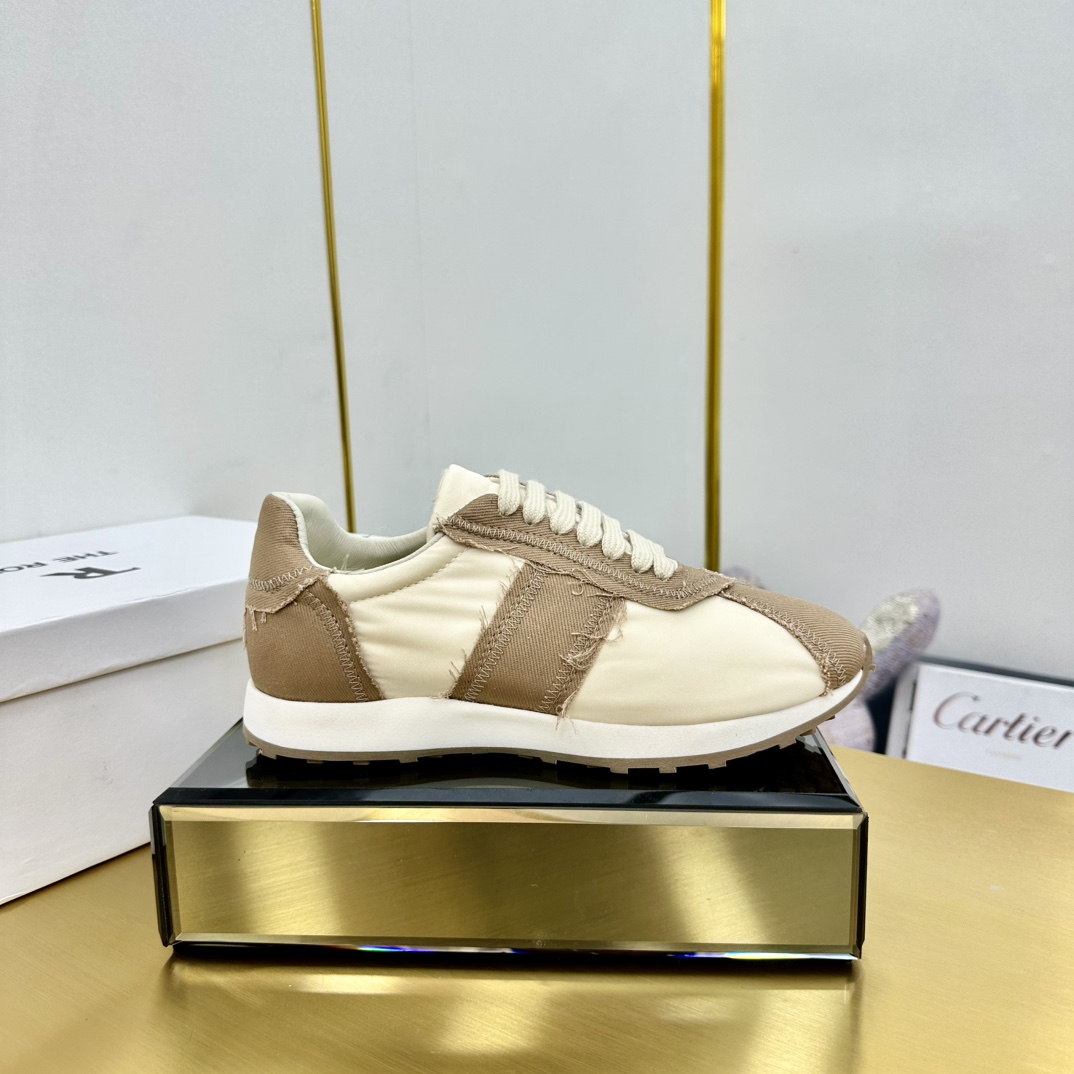 German Shoes: Stylish, Comfortable, Original Fabric, Large Base, Size 35-39, $525 - 图片 1