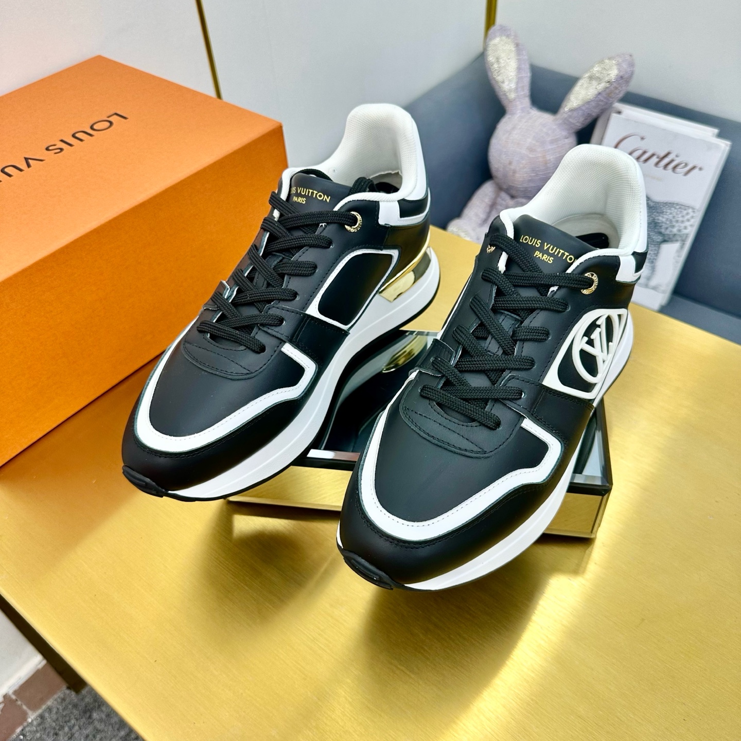 Louis Vuitton Neo Run Away Black Leather Sneakers - Couple Style 2024 6 i1736322118068 7765 0 4
