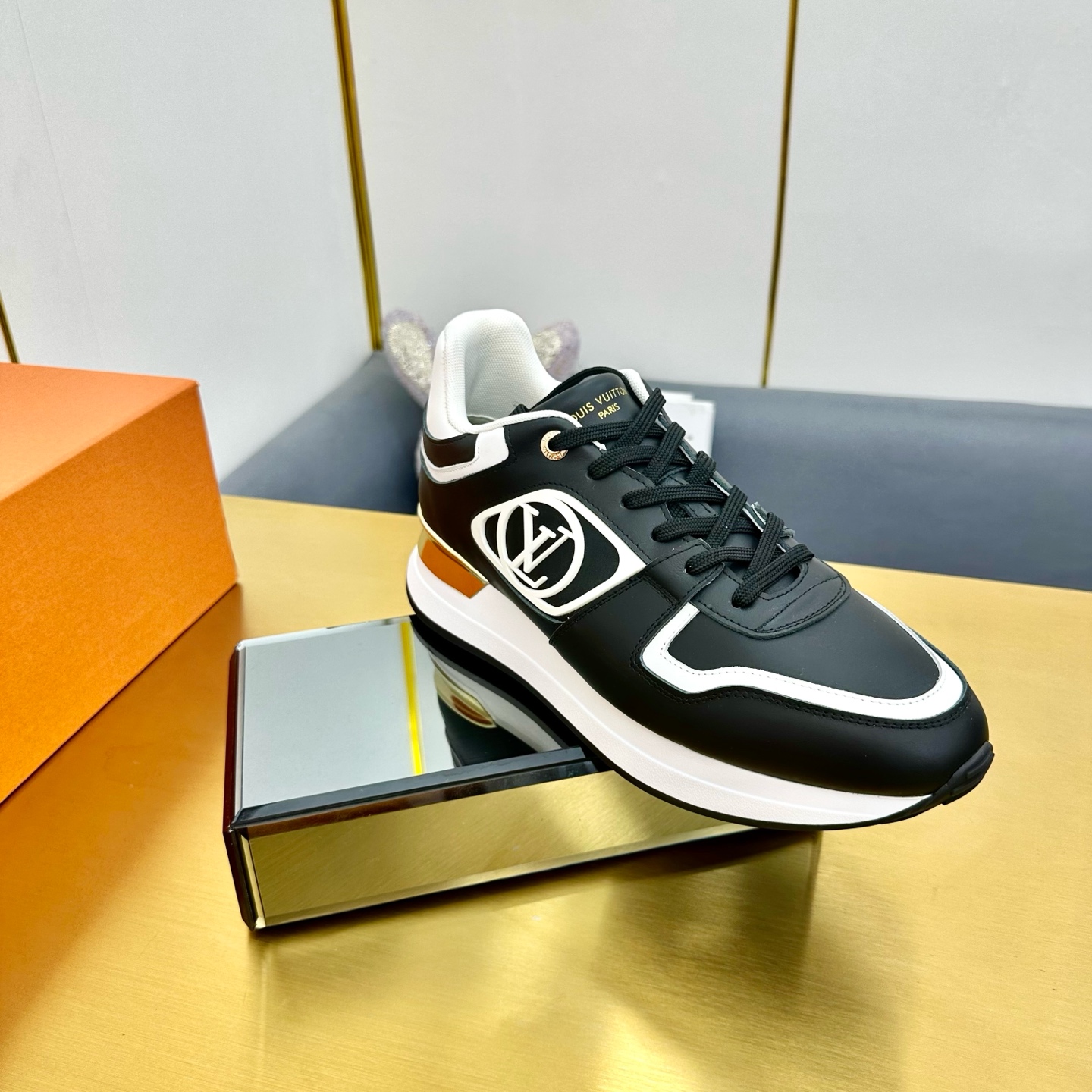 Louis Vuitton Neo Run Away Black Leather Sneakers - Couple Style 2024 4 i1736322118209 822 0 2