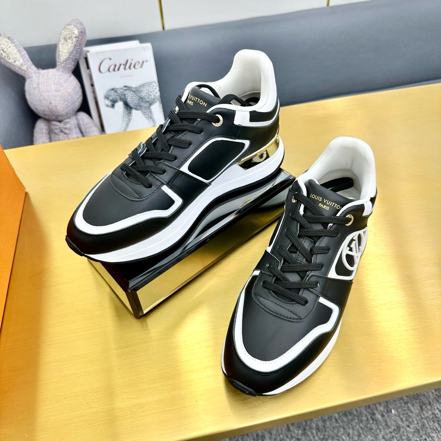 Louis Vuitton Neo Run Away Black Leather Sneakers - Couple Style 2024 5 i1736322118810 514 0 3