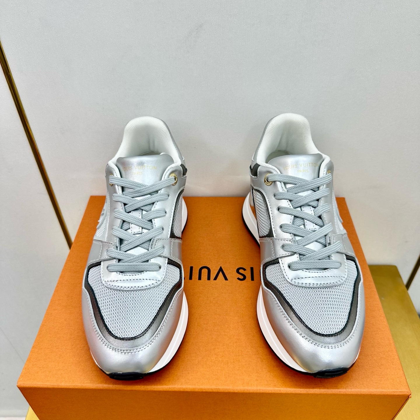 Louis Vuitton Neo Run Away Sneakers Silver Leather Couple Style 2024 8 i1736322167452 7397 0 6