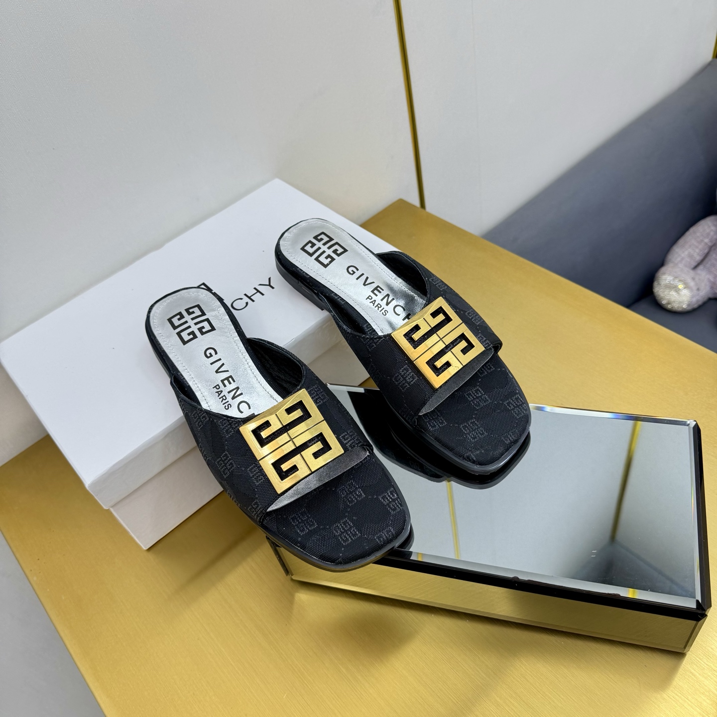 Givenchy/Zithian Toe Slippers, 408 years old, new delivery in 2025 with metal gadgets, sizes 35-40. Original packaging. - 图片 8