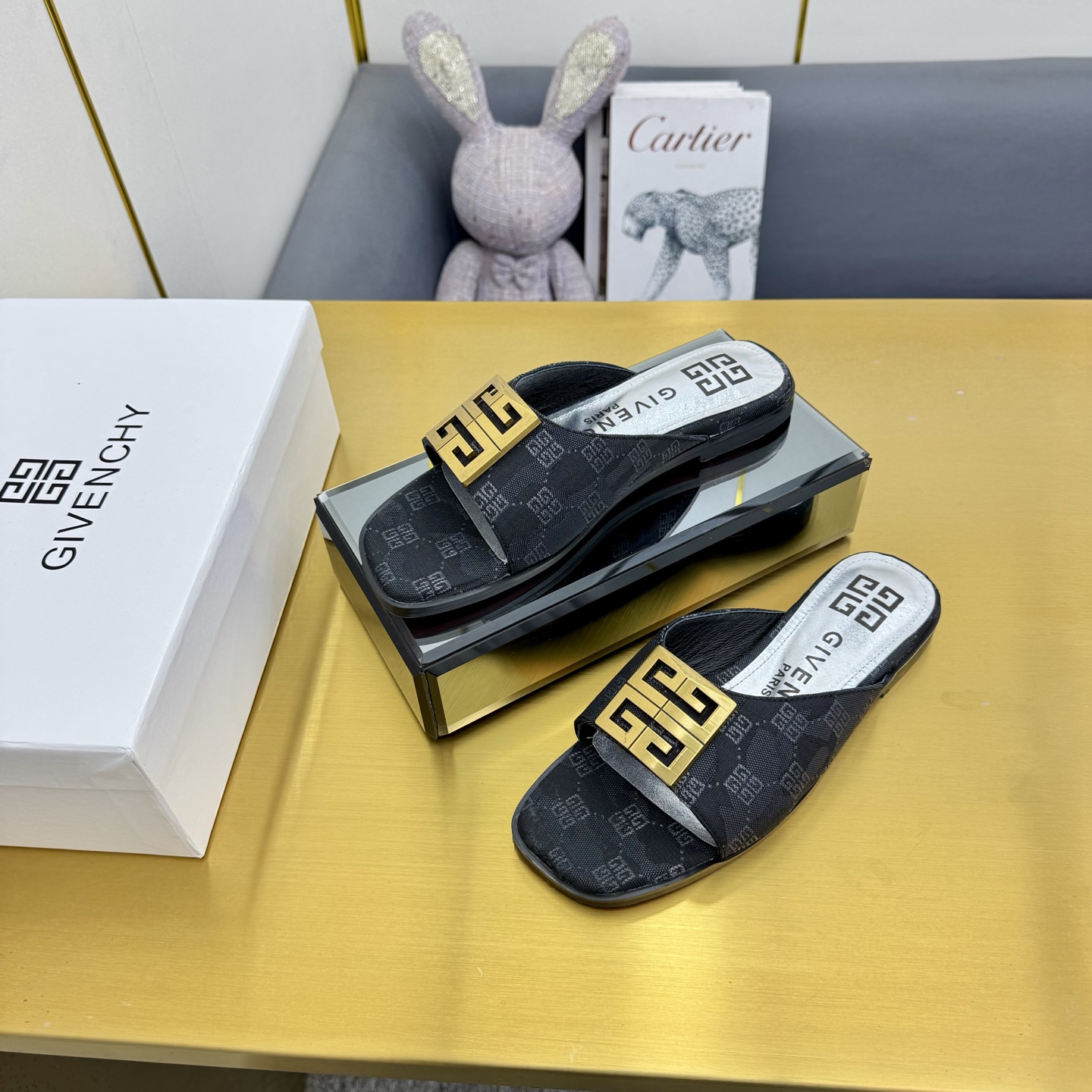 Givenchy/Zithian Toe Slippers, 408 years old, new delivery in 2025 with metal gadgets, sizes 35-40. Original packaging. - 图片 3