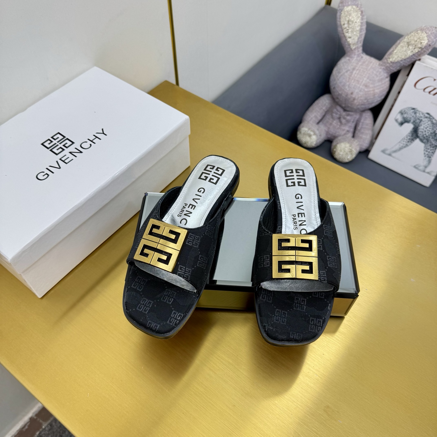 Givenchy/Zithian Toe Slippers, 408 years old, new delivery in 2025 with metal gadgets, sizes 35-40. Original packaging. - 图片 4