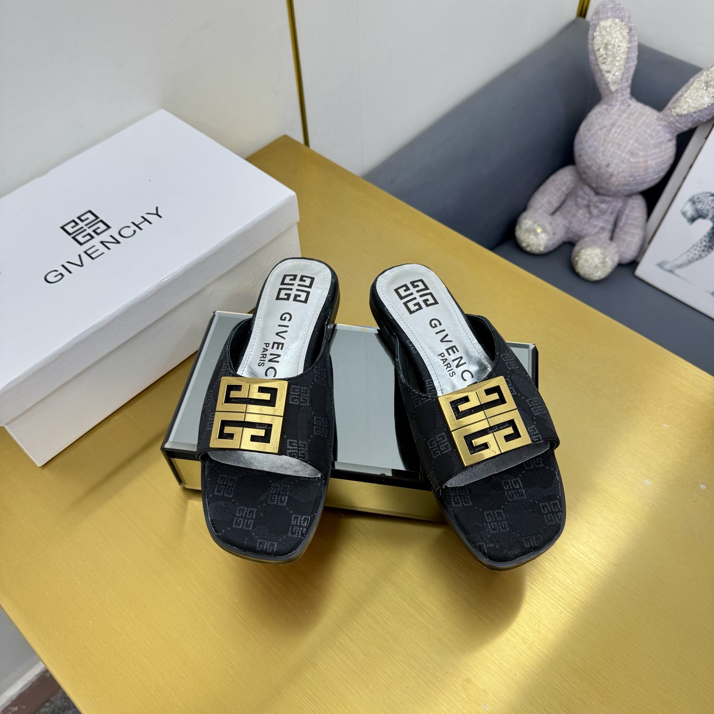 Givenchy/Zithian Toe Slippers, 408 years old, new delivery in 2025 with metal gadgets, sizes 35-40. Original packaging. - 图片 5