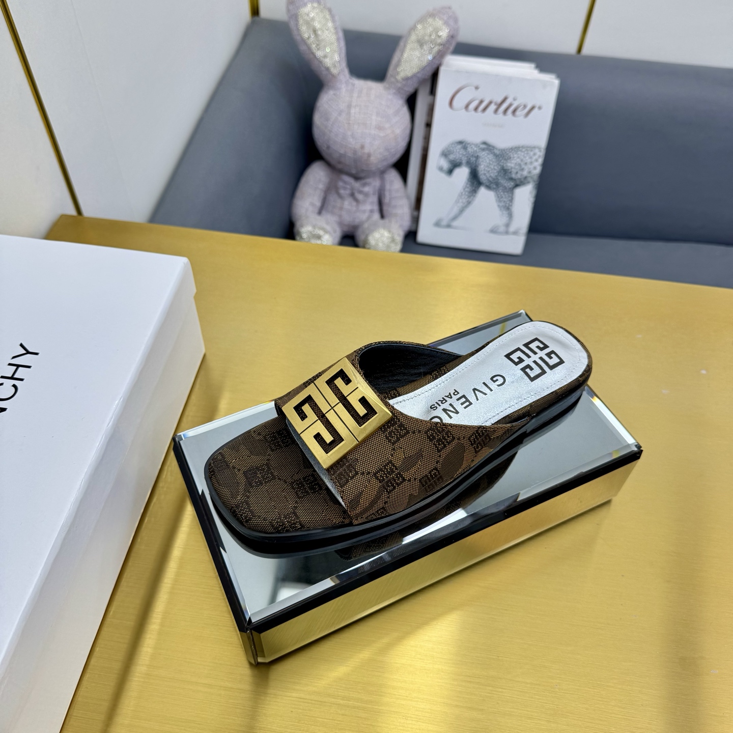 “New Givenchy/Zithian Toe Slippers 2025: Metal Gadgets, Atmosphere Sensing, Original Packaging – Size 35-40 Yards”