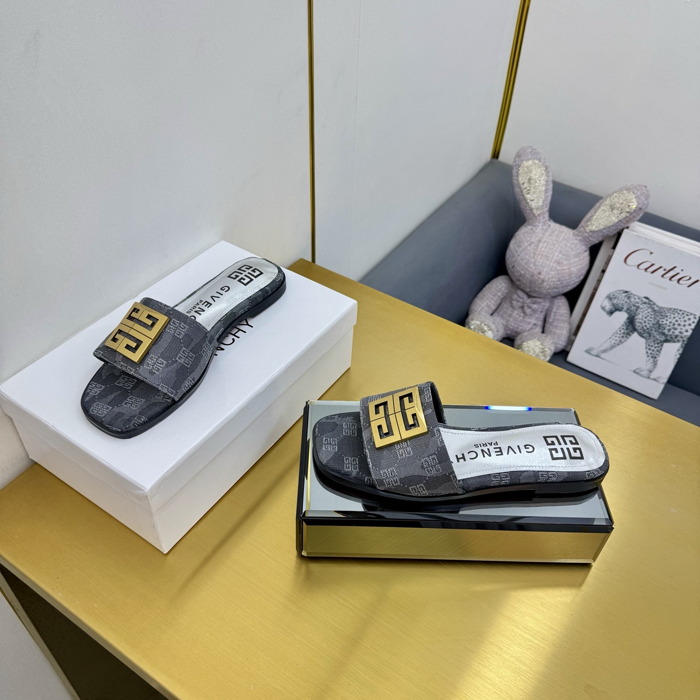 “408-Year-Old Givenchy/Zithian Toe Slippers: 2025 Spring/Summer Collection with Metal Gadgets, Size 35-40” - 图片 8