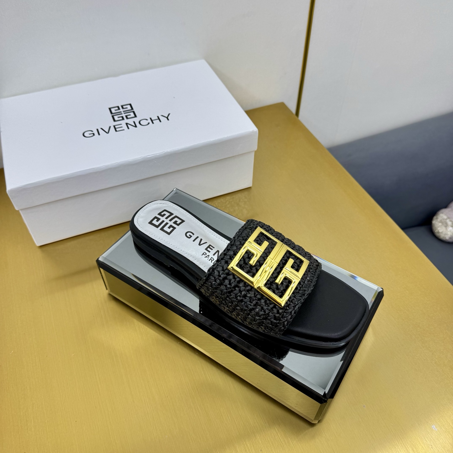 “New Givenchy/Zithian Toe Slippers 2025 Collection: 480-Year-Old Original Packaging, Metal Gadgets, Size 35-40” - 图片 2