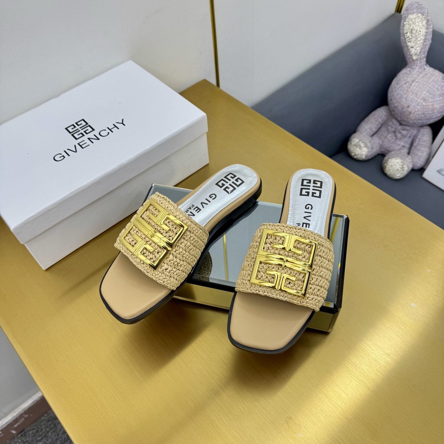 “New Givenchy/Zithian Toe Slippers 2025: Branded Metal Gadgets, Atmosphere Top, Original Packaging” - 图片 4