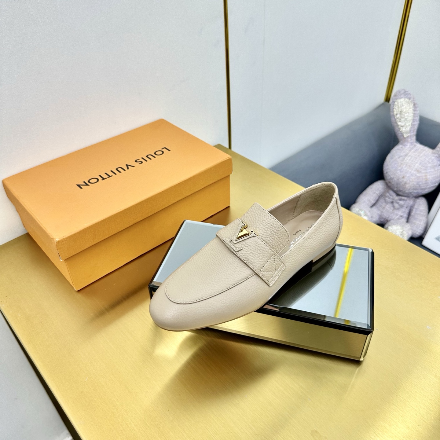 NO:245778,(Top version) louis vuitton LV Louis Vuitton 25/Spring and summer Latest Mary Jane single shoes Simple and exquisite, full of high-end feel, showing elegant temperament ~ It looks super good on the feet, full of summer beautiful shoes. Upper cowhide Inner: Sheepskin inner, outsole: Italian imported genuine leather sole Size35-41 (40 41 custom made without return) Full packaging, semi-torque single shoes, louis vuitton, louis vuitton, louis vuitton, louis vuitton, mary jane, cowhide, sheepskin, Leather soles19860909（顶级版本） louis vuitton LV路易威登 25/春夏 最新玛丽珍单鞋 简约精致,高级感满满,尽显优雅气质～ 上脚超好看,拉满了夏日美鞋绝绝子啊 鞋面牛皮 内里: 羊皮内里, 大底: 意大利进口真皮大底 Size35-41（40 41订做不退换） 包装全套包装,半拖单鞋,louis vuitton,louis vuitton,louis vuitton,mary jane,cowhide,sheepskin,Leather soles,Women's Shoes