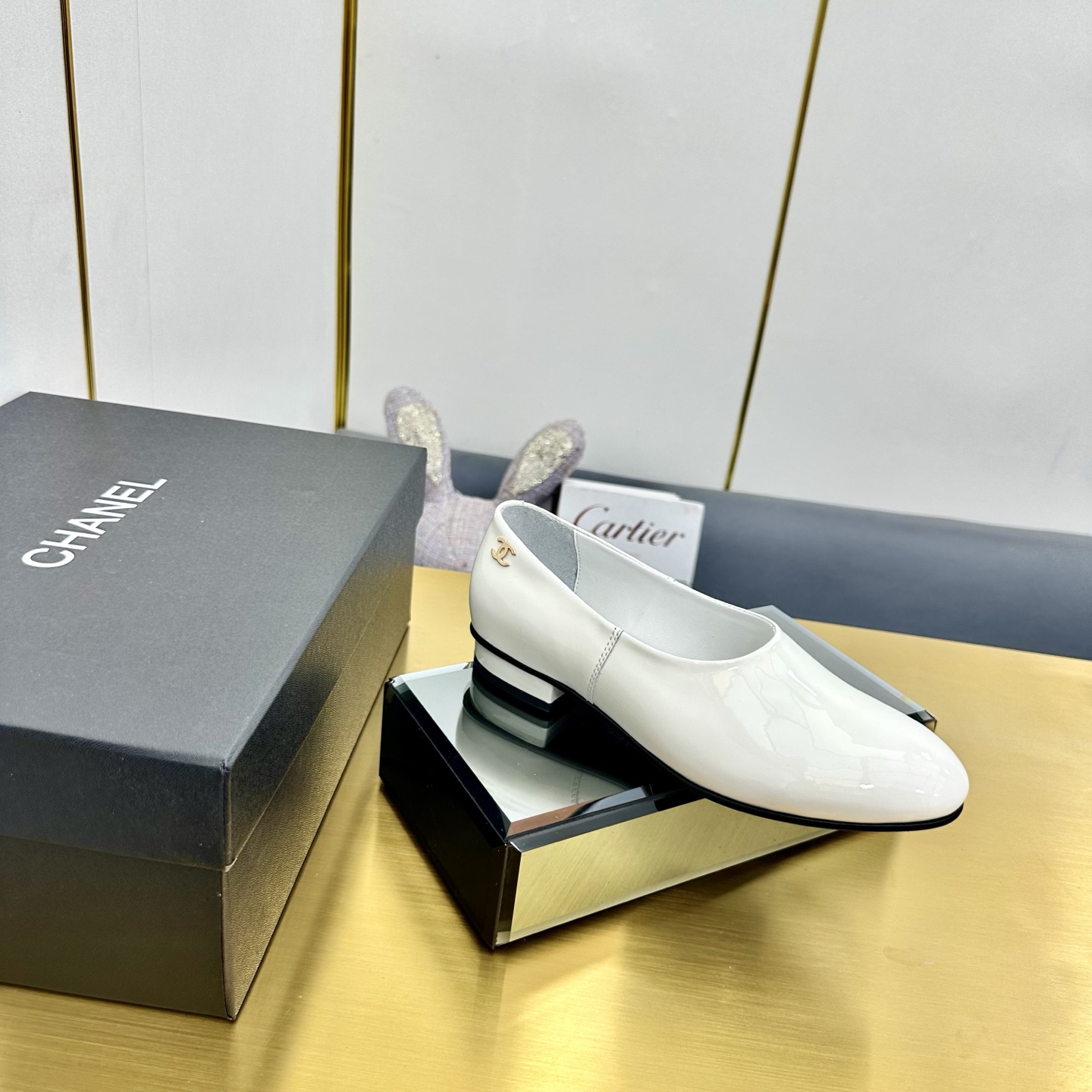 NO:421864,High-version Xiaoxiangjia single shoes CHANE*｜, big hit!  Xiaoxiang 2025a official website Chanel early spring single shoes behind empty dance shoes series new loafers full of retro style. Delicate shoe shape looks very likable, small round toe sets off the feet, giving people a kind of retro sentimental shoes of the era, new European and American catwalks, hot products 1 Original custom cowhide sheepskin original trademark 2 Original sheepskin inner 3 soles: original genuine leather soles 4 sizes 35-41 (40 41 custom made without return or exchange), loafers, chanel, chanel, chanel, loafers, cowhide, sheepskin, Leather soles19860909高版本小香家单鞋CHANE*｜,大爆款！小香2025a官网香奈儿早春单鞋后空跳舞鞋系列新品乐福鞋满满的复古风 秀气的鞋型 看着就很讨喜,小圆头 衬托脚也变得瘦瘦的,上脚给人就是一种年代的复古情怀鞋、欧美走秀新款,爆款产品 1原版定制牛皮羊皮原版开商标 2原版羊皮内里 3大底:原版真皮大底 4码数35-41（40 41定做不退换）,乐福鞋,chanel,chanel,chanel,loafers,cowhide,sheepskin,Leather soles,Women's Shoes