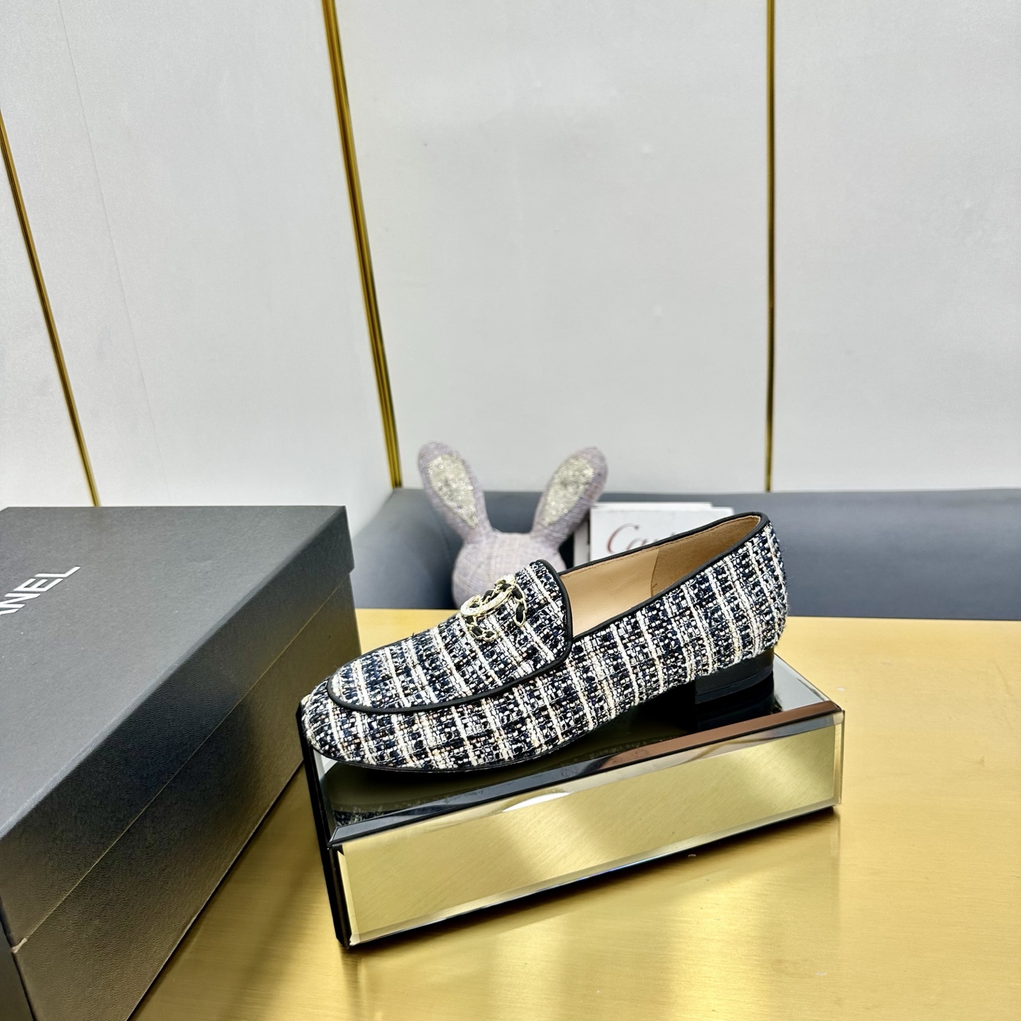 NO:234881,chane* Xiaoxiang C Home 2025 S New Early Autumn Style Xiaoxiang Home's most popular pointed-toe single shoes this year. It's hard to find any shoes in the counter. Point-toe design. Cute and cute. It's a sweet girl when worn. It's really special and fashionable. The smooth shoe shape is full of high-end feeling. At this moment, I've imagined countless outfits. Customized sheepskin upper, imported Australian sheepskin sole, Italian leather sole. Size: 35-39 (40 41 custom made without return and exchange!), single shoes, chanel, chanel, sheepskin19860909chane*小香C家2025 S 早秋新款 小香家今年最火的尖头单鞋 专柜根本一鞋难求 尖头设计 呆萌可爱 穿起来就是甜美女孩 真的特别又时尚 流畅的鞋型满满的高级感  此刻脑补无数个穿搭 鞋面定制羊皮 内里垫脚进口澳洲羊皮 鞋底意大利真皮底 Size:35-39(40 41定做不退换！）,单鞋,chanel,chanel,sheepskin,Women's Shoes