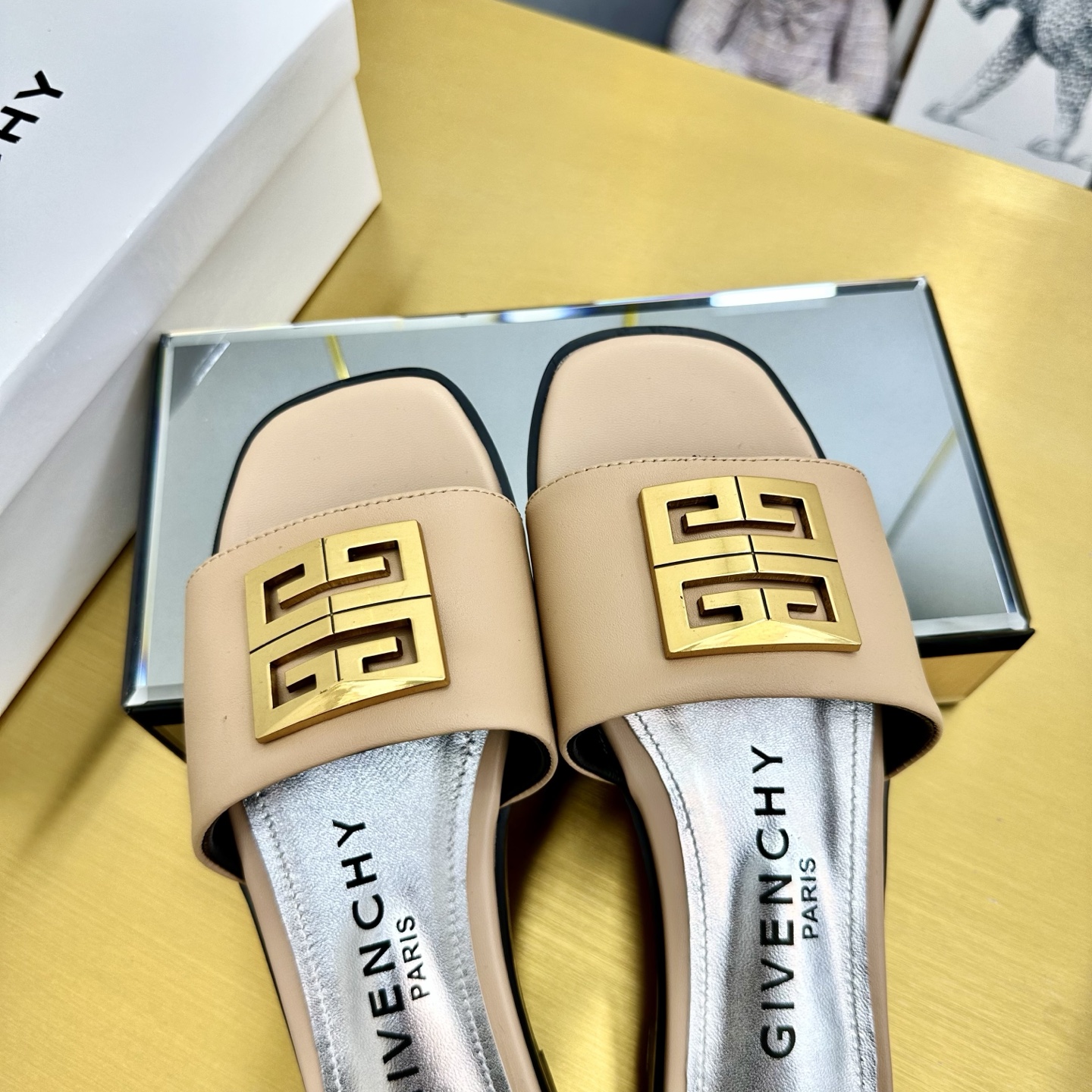 Givenchy/Zithian Toe Slippers, 2025 collection, feature branded metal gadgets, sizes 35-40, original packaging included. - 图片 5