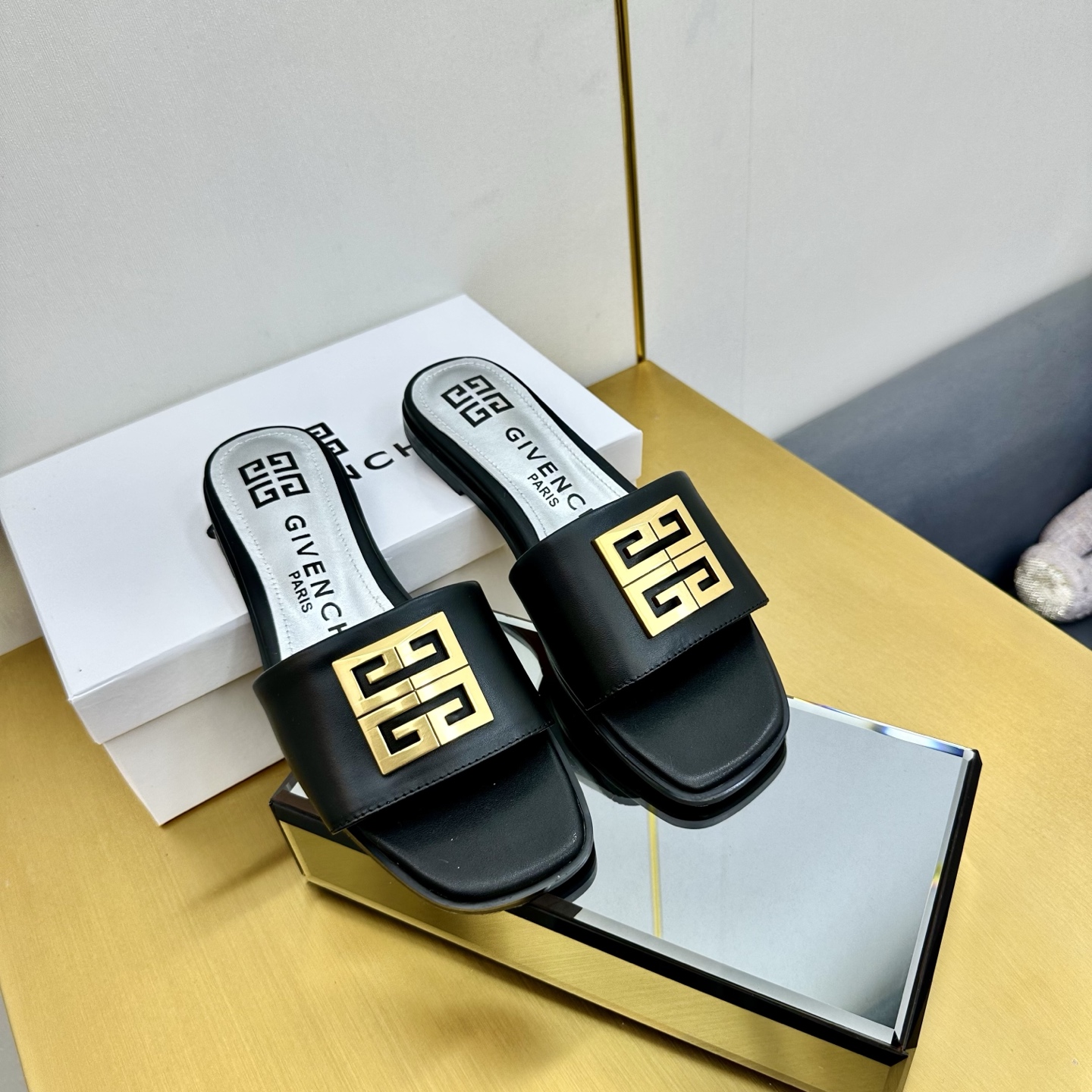 Givenchy/Zithian Toe Slippers 2025 Collection: Metal Gadgets, Top Atmosphere Sensibility, Size 35-40, Original Packaging - 图片 6