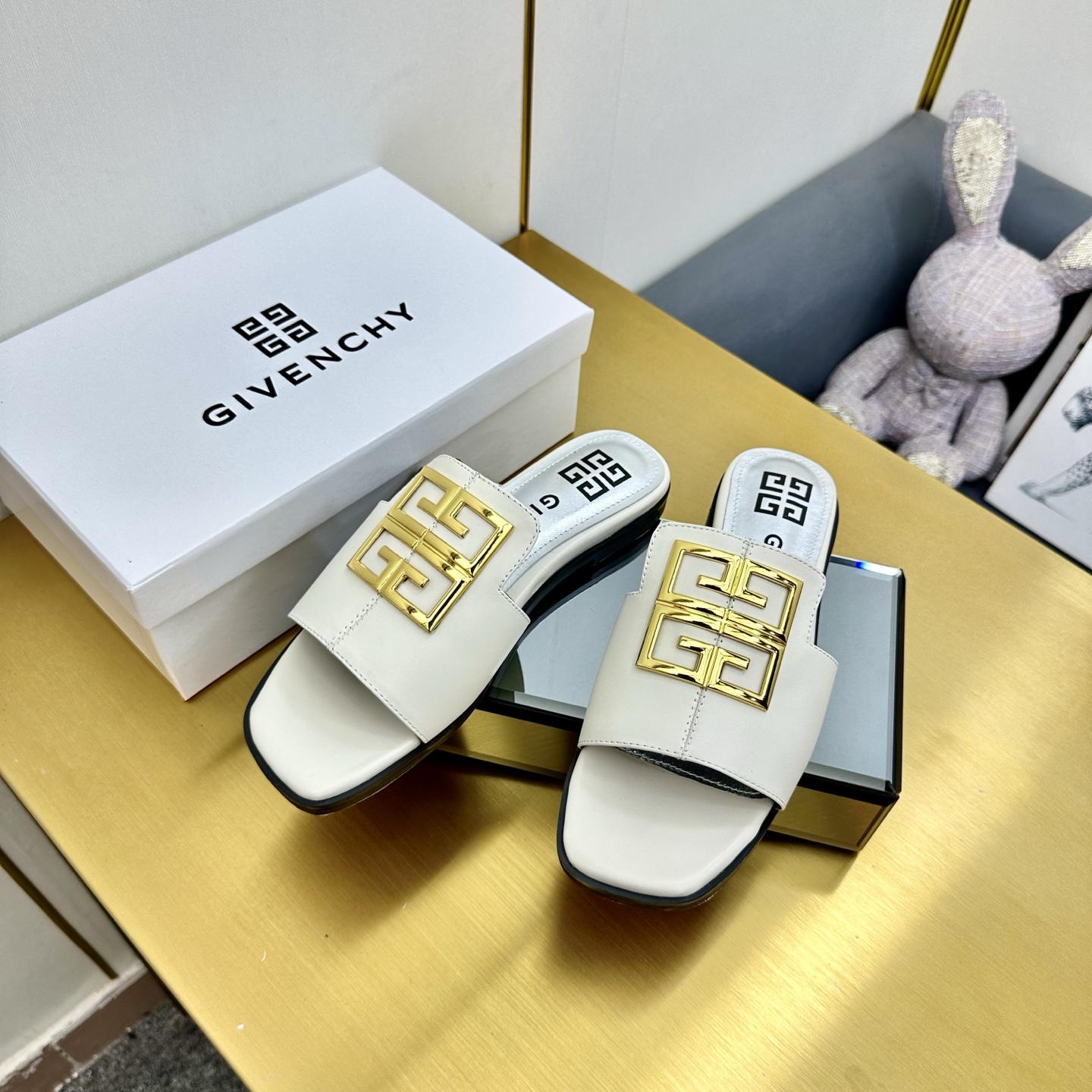 “Givenchy/Zithian Toe Slippers 2025: Metal Gadgets, Senses, and Original Packaging in Sizes 35-40” - 图片 4