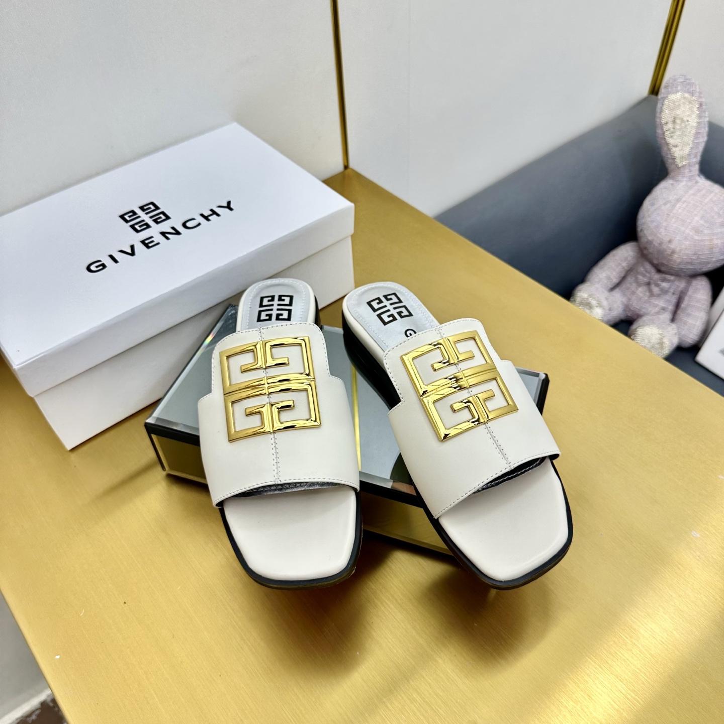 “Givenchy/Zithian Toe Slippers 2025: Metal Gadgets, Senses, and Original Packaging in Sizes 35-40” - 图片 5