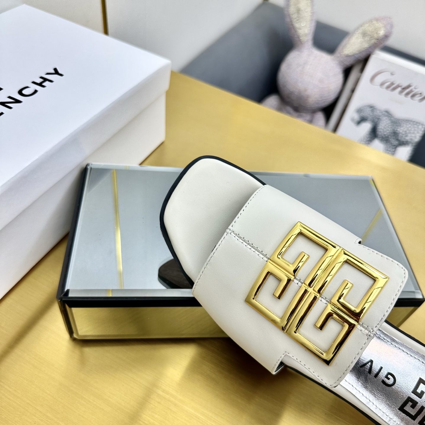 “Givenchy/Zithian Toe Slippers 2025: Metal Gadgets, Senses, and Original Packaging in Sizes 35-40” - 图片 6
