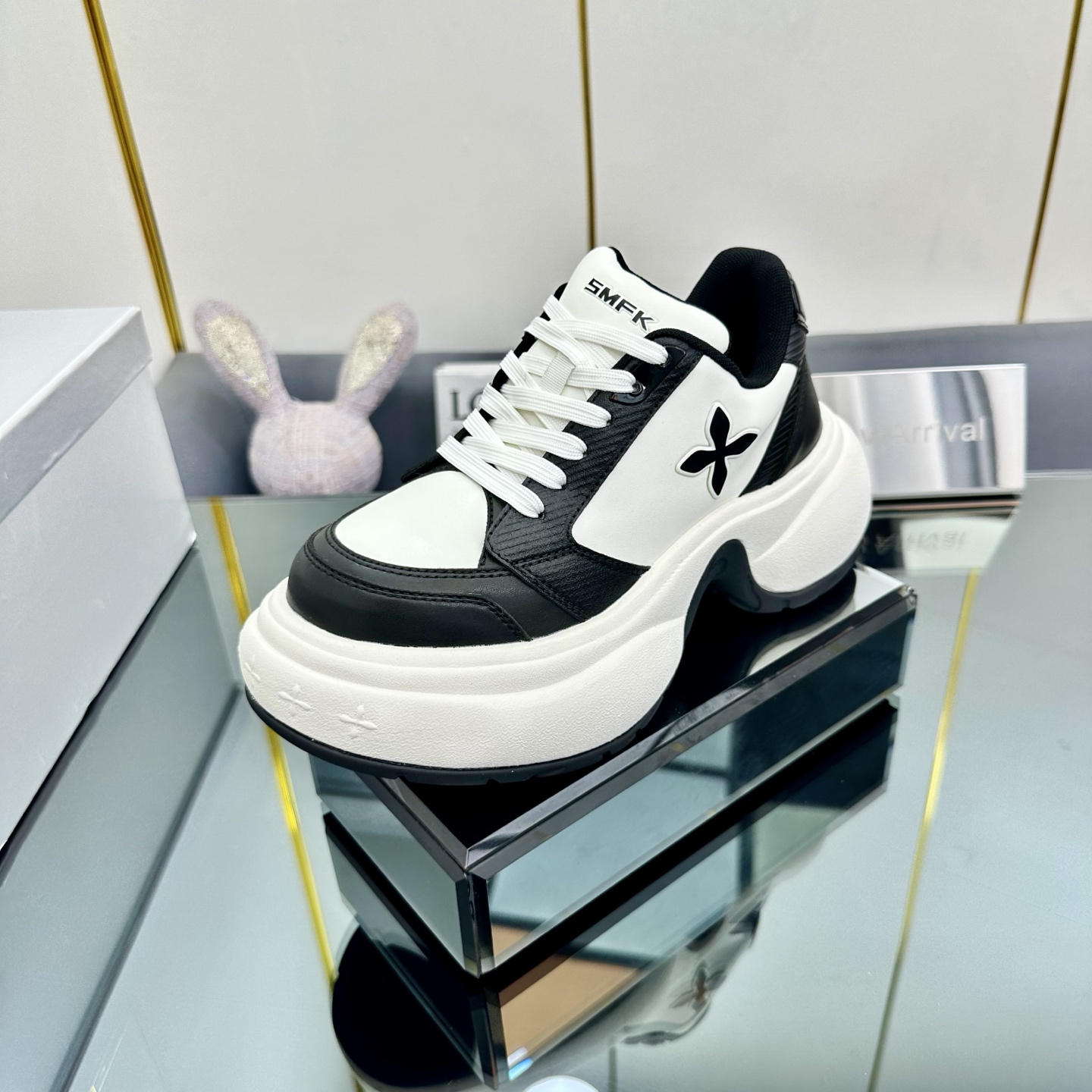 NO:222034,SMFK's new product is so explosive. Cross flower dad shoes have already been asked since the new product was exposed. The foot style is huge and super high. The shoes will not be particularly heavy, and they will not be tired even if they leave. The top version of the original version is purchased and developed to make original mold 11 replicas. All materials and crafts are completely following the original version, and they are built in heavy industry. The process deepens the texture and details!  Original imported technology fabric   breathable mesh, inner original customized breathable mesh, original sole, sole, about 5cm thick, size 35-40., dad shoes19860909SMFK这期新品太炸裂了 十字花老爹鞋从新品曝光的时候就已经问爆了上 脚版型巨正←超扱増高哦 鞋子也不会特别的重,暴 走也不会累每 顶级版本原版购入开发做货原版开模11复刻,所有材质、工艺完全遵循原版,重工打造,工艺深化质感和细节！面料原版进口科技面料 透气网面 内里原版定制透气网里 鞋底原版大底 底厚约5cm 码数35-40.,老爹鞋,Women's Shoes