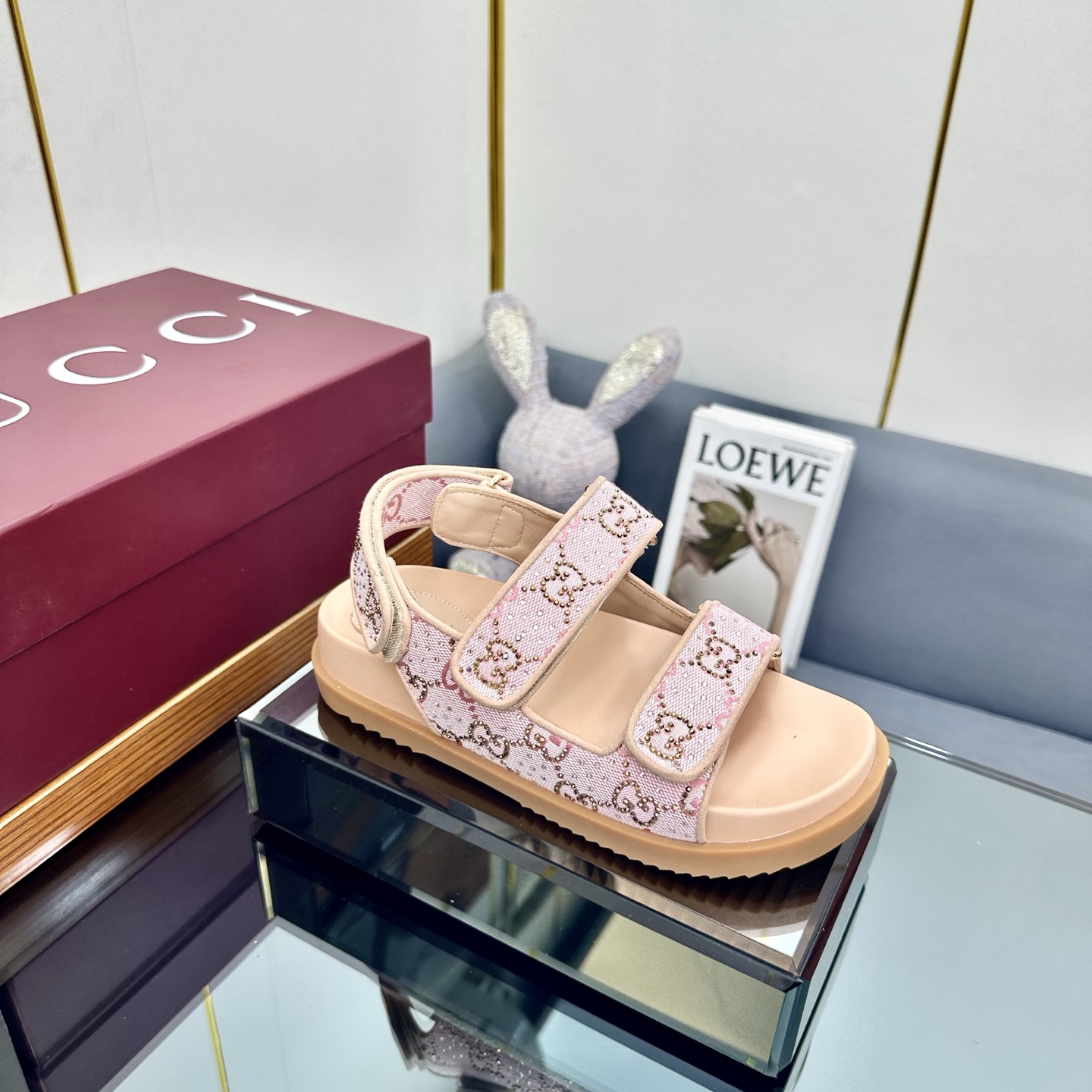 NO:222009,Gucci two-belt velcro flat sandals beach shoes Early spring series GG classic old-fashioned cloth beach sandals made of classic GG old-fashioned canvas fabric with double G metal buckles Original custom imported double G old-fashioned lambskin inner lining heel 2.0CM thick sole imported rubber sole size 35-40 (41 custom made without return or exchange), slippers sandals, gucci, sandals, slippers, sheepskin19860909Gucci古奇两带魔术贴平底凉鞋 沙滩鞋 早春系列GG经典老花布沙滩凉鞋由饰经典GG老花帆布织物面料配双G金属扣 面料原版定制进口双G老花 内里进口羊皮 鞋跟2.0CM厚底 大底模具进口橡胶底 码数35-40（41定做不退换）,拖鞋凉鞋,gucci,sandals,slippers,sheepskin,Women's Shoes