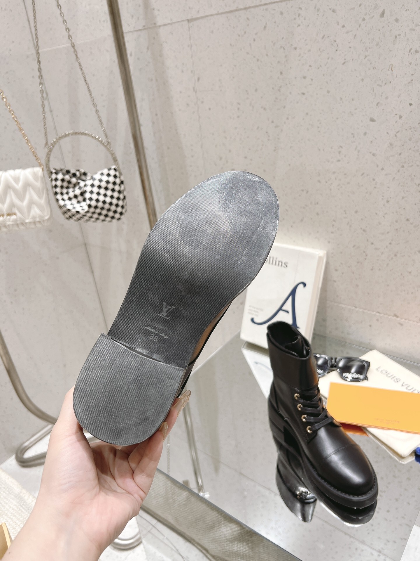 Louis Vuitton 专柜款经典鞋履 9