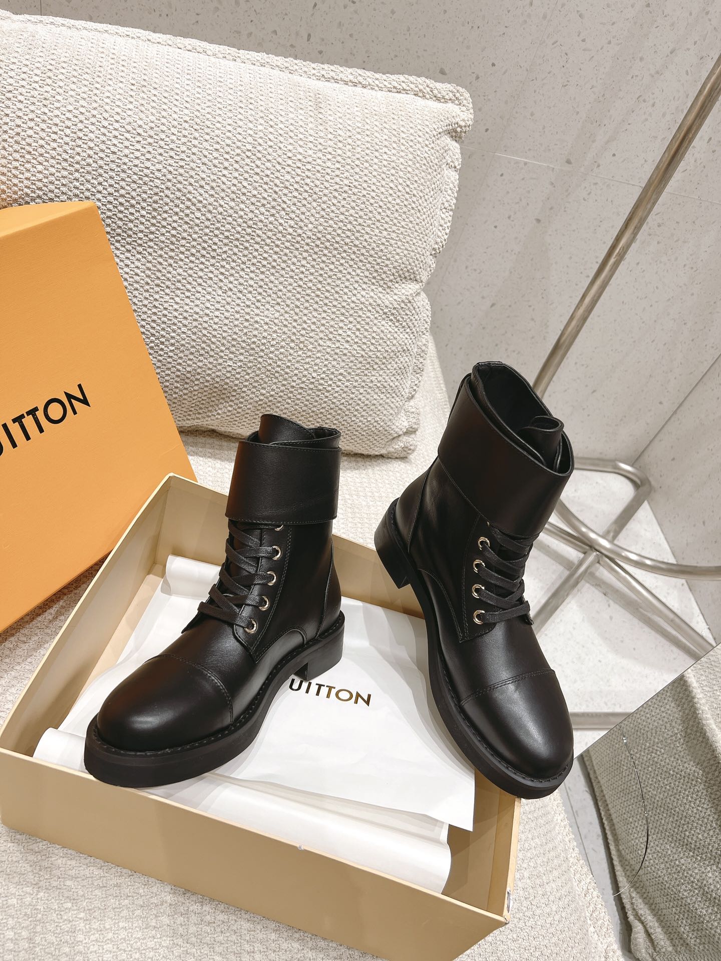Louis Vuitton 专柜款经典鞋履 6