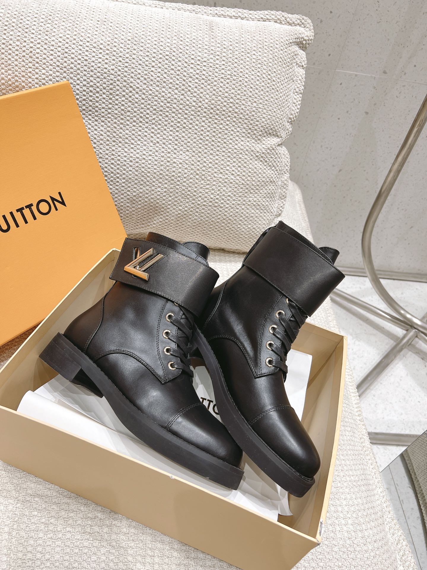 Louis Vuitton 专柜款经典鞋履 5