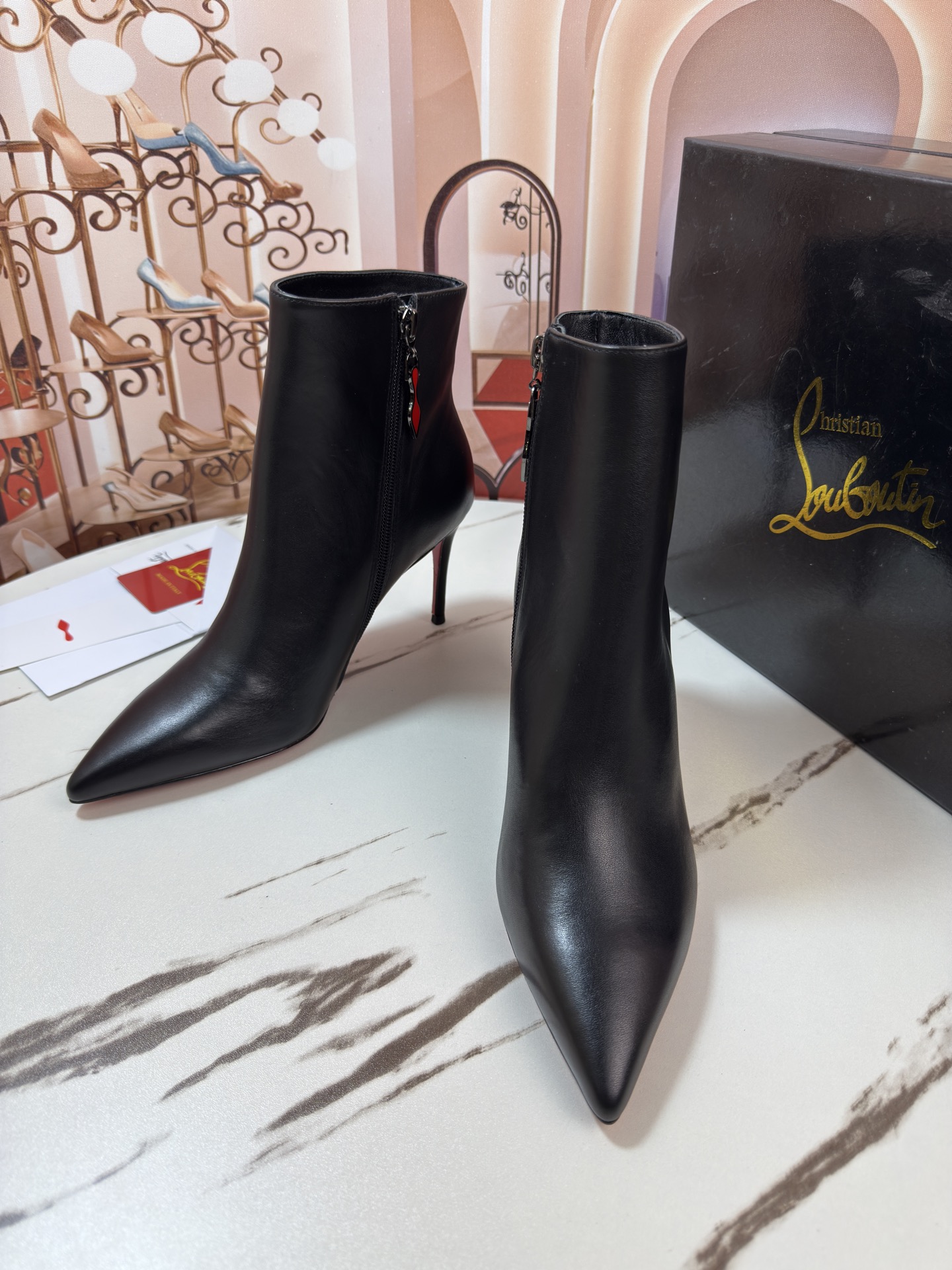 NO:679087,◣ Classic cowhide boots ◢ Size 34-35-36-37-38-39-40-4142-43 (34.40.41.42.43 custom-made, non-refundable) Upper cowhide Heel height 10CM Classic red leather outsole, boots, christian louboutin, boots, cowhide, Leather soles19860909◣ 经典牛皮靴◢ 码数34-35-36-37-38-39-40-4142 －43（34.40.41.42.43订做不退换） 鞋面牛皮 跟高10CM 鞋底经典红色真皮大底,靴子,christian louboutin,boots,cowhide,Leather soles,Women's Shoes