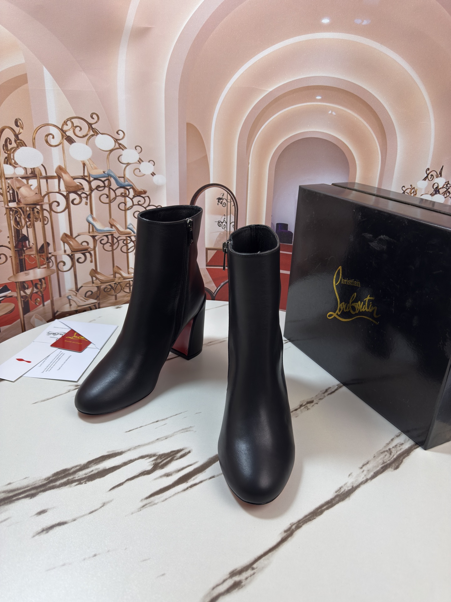 NO:679095,◣ Thick-heeled cowhide boots ◢ Code number 34-35-36-37-38-39-40-4142-43 (34.35.40.41.42.43 is custom-made and non-refundable) Upper cowhide Heel height 8.5CM Classic red leather outsole, boots, christian louboutin, boots, cowhide, Leather soles19860909◣ 粗跟牛皮靴◢ 码数34-35-36-37-38-39-40-4142 －43（34.35.40.41.42.43订做不退换） 鞋面牛皮 跟高8.5CM 鞋底经典红色真皮大底,靴子,christian louboutin,boots,cowhide,Leather soles,Women's Shoes