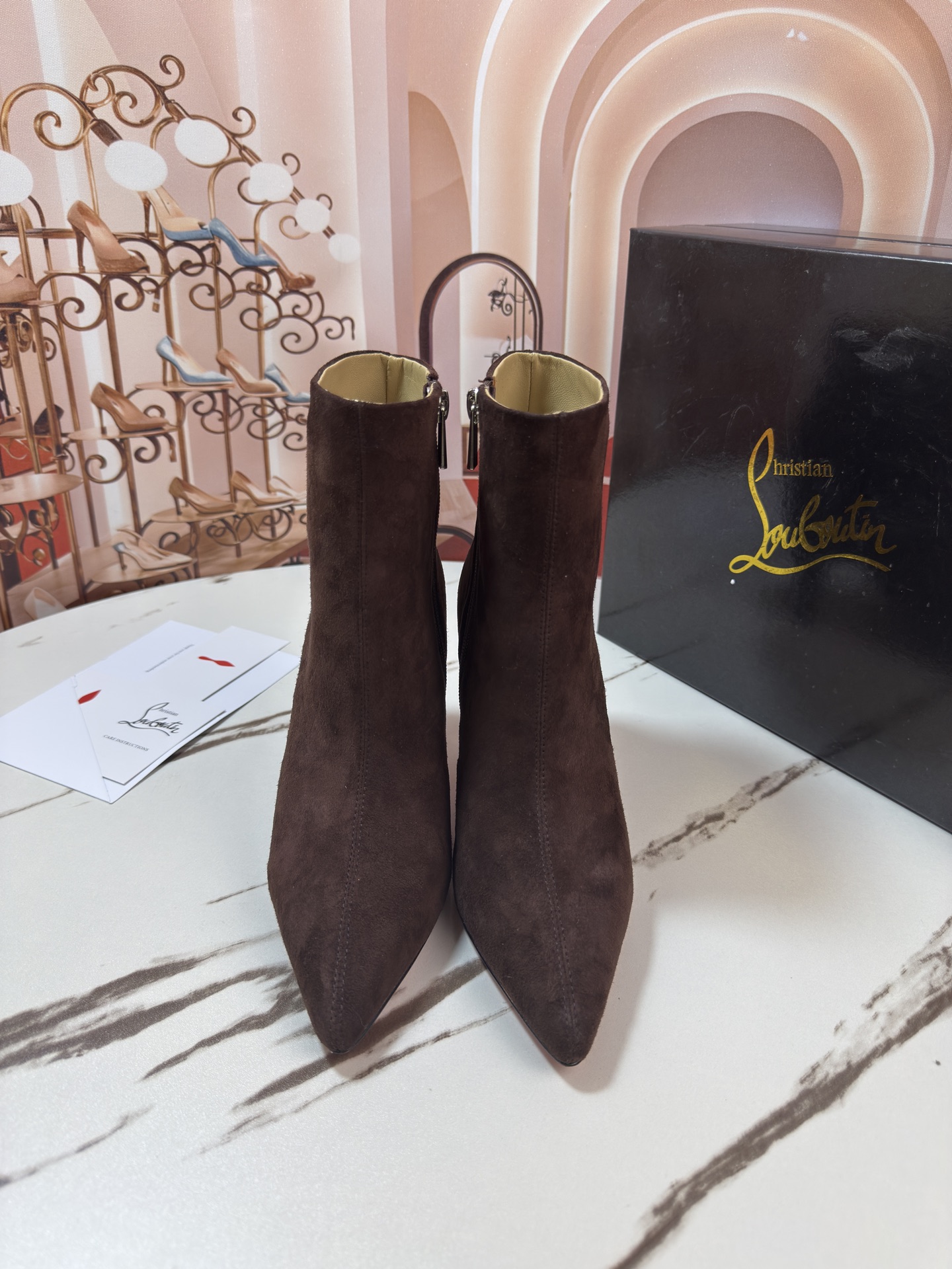 NO:679099,◣ Sheep's short boots ◢ Size 34-35-36-37-38-39-40-4142 - 43 (34.35.40.41.42.43 custom-made, non-returnable) Upper Sheep Heel 8.5CM Sole Classic red leather outsole, boots, christian louboutin, boots, sheep, Leather soles19860909◣ 羊猄短靴◢ 码数34-35-36-37-38-39-40-4142 －43（34.35.40.41.42.43订做不退换） 鞋面羊猄 跟高8.5CM 鞋底经典红色真皮大底,靴子,christian louboutin,boots,sheep,Leather soles,Women's Shoes