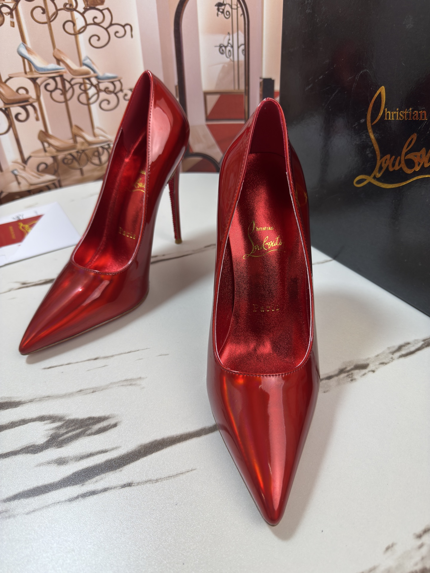 NO:679079,◣ Diamond-soled shoes ◢ Size 34-35-36-37-38-39-40-4142-43 (34.35.40.41.42.43, custom-made, non-returnable) Patent leather upper Heel height 12CM Classic red leather outsole, high-heeled shoes, christian louboutin, high heels, Leather soles19860909◣ 满钻底单鞋◢ 码数34-35-36-37-38-39-40-4142 －43（34.35.40.41.42.43订做不退换） 鞋面漆皮 跟高12CM 鞋底经典红色真皮大底,高跟鞋单鞋,christian louboutin,high heels,Leather soles,Women's Shoes