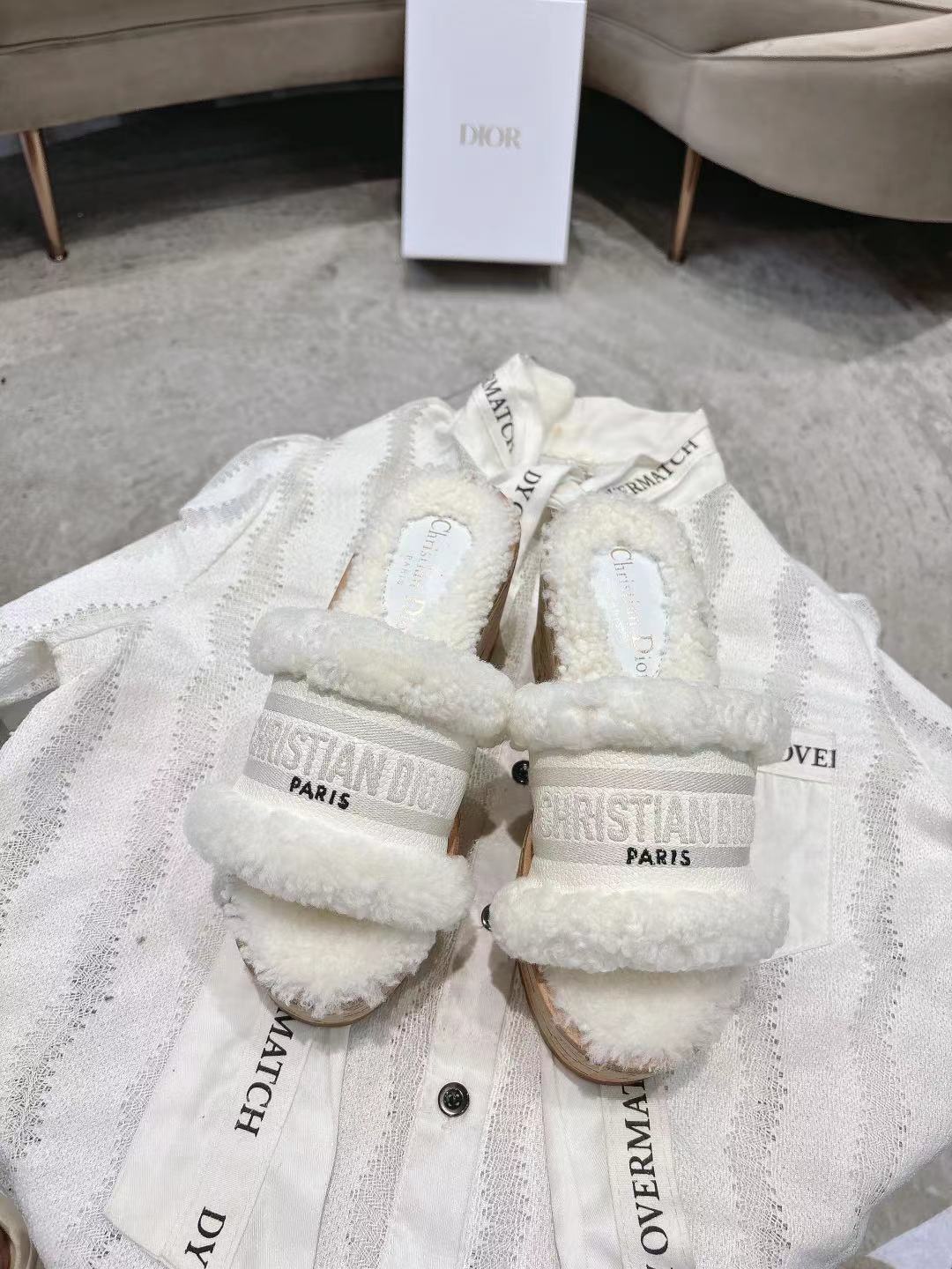 Dior 迪奥 Dior 2025 春夏新款 Dway 果冻色坡跟女鞋 CD字母logo立体刺绣厚底圆头露趾拼色凉拖鞋