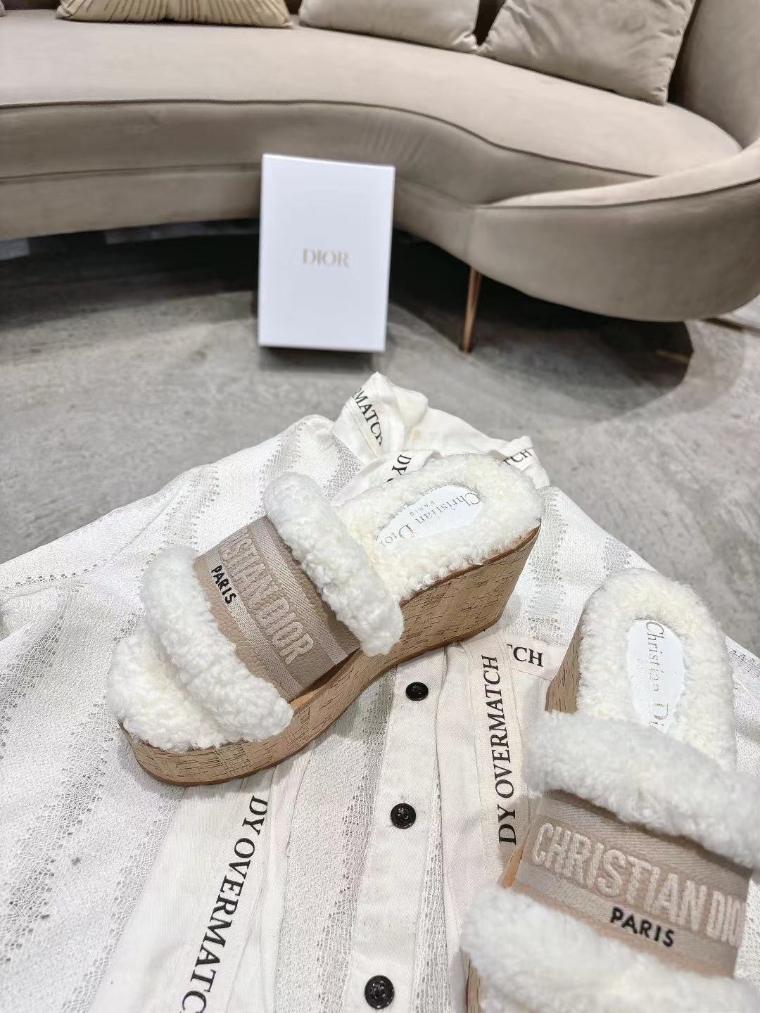Dior 迪奥 Dior 2025 春夏新款 Dway 果冻色坡跟女鞋 CD字母logo立体刺绣厚底圆头露趾拼色凉拖鞋