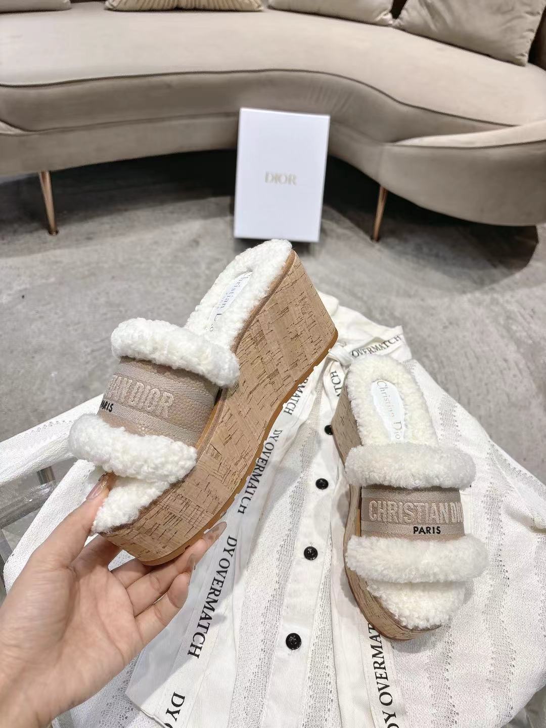 Dior 迪奥 Dior 2025 春夏新款 Dway 果冻色坡跟女鞋 CD字母logo立体刺绣厚底圆头露趾拼色凉拖鞋