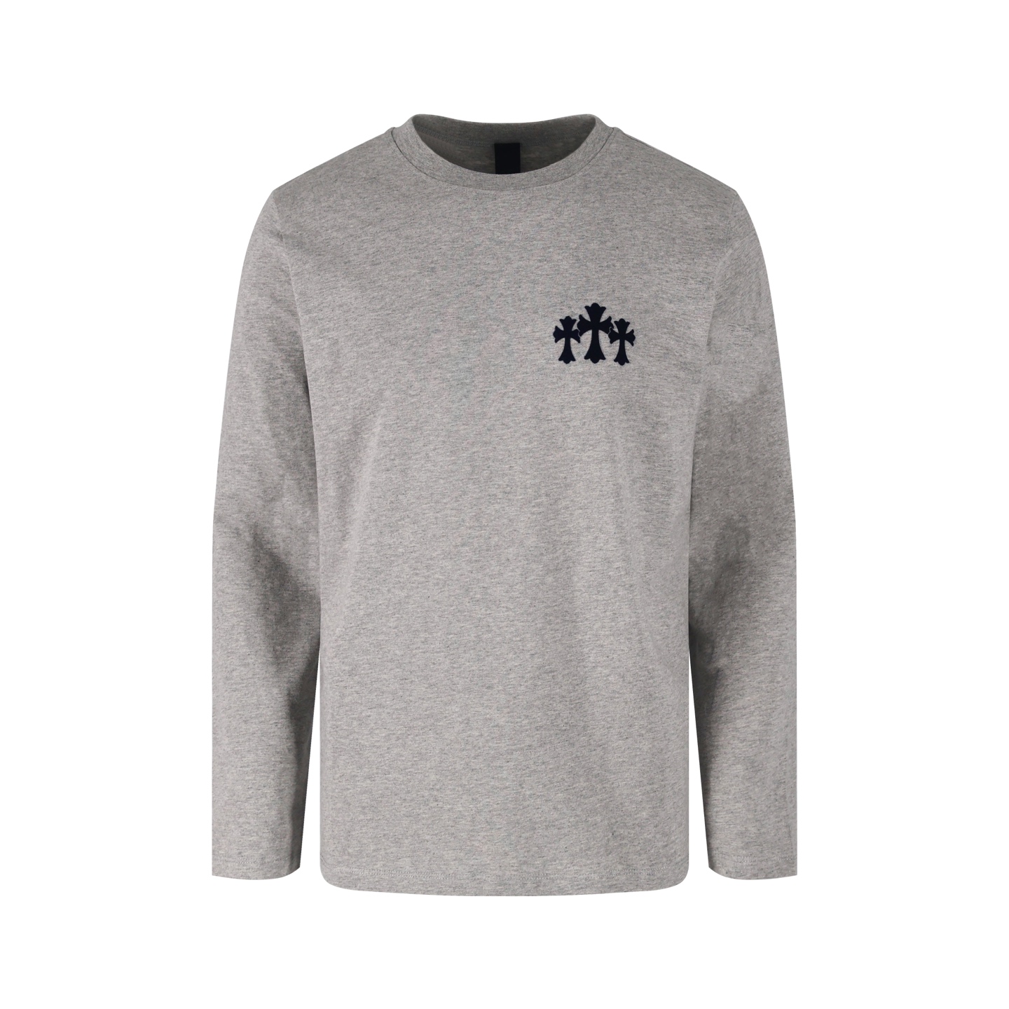 P190 [재고 있음] 크롬하츠 25Fw 플록 크로스 긴팔 티셔츠, 사이즈 S, M, L, XL. 특정 온라인 쇼핑몰에서 10949원에 구매한 정품입니다. 초가을 인기 상품입니다. 원단은 180g의 부드러운 기모 면으로, 피부에 자극 없이 편안합니다. 정품 소가죽 메인 라벨, 세탁 라벨, 은사 레이저 각인으로 가품 방지 처리가 되어 있습니다. 정품을 1:1로 재현한 플록 프린트는 정품과 동일하며, 시중에서 흔히 볼 수 있는 검정색이 아닌 은은한 청회색(푸른빛 광택)입니다. 가품은 확실히 구별하기 어렵습니다. 목 부분의 시보리 처리도 동일한 염색 과정을 거쳤습니다. 10930