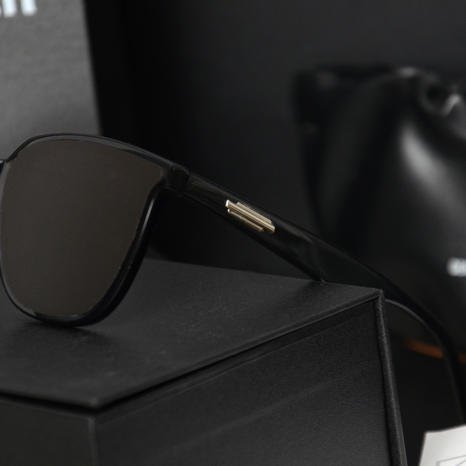 Alternative view of Sunglasses 02544