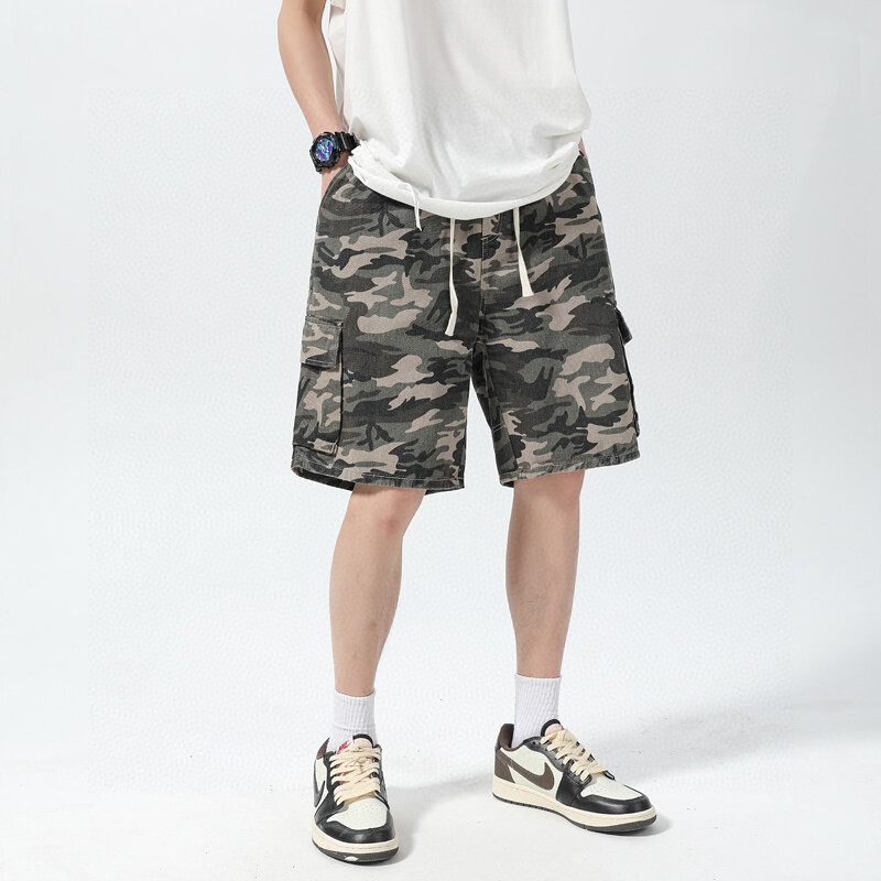 🛒购物价： 💰125。 
Stussy/斯图西 夏季海外版美式复古迷彩工装短裤五分裤休闲裤，男女同款。 

斯图西最经典的迷彩系列工装短裤，ins/小红书 高人气爆款短裤，专柜一件难求，重磅工艺品质搭配高质感面料，简直不太完美。 版型宽松休闲百搭不挑人，男女都可以穿，日常休闲运动上街百搭短裤

颜色:迷彩 
尺码:M-3XL（见图9）
