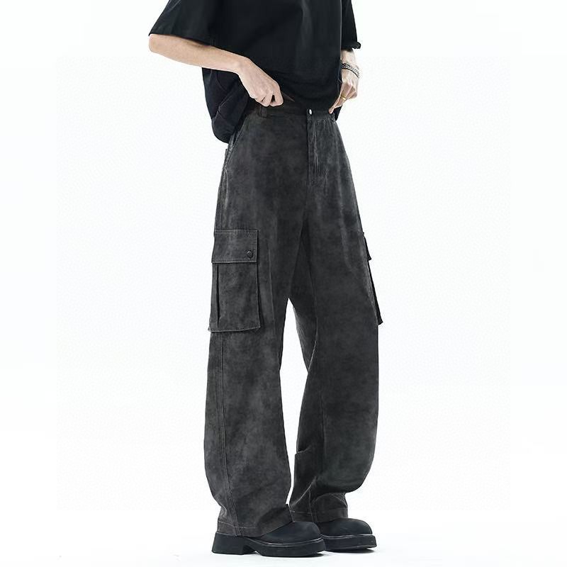 🛒购物价： 💰140。
Stussy/斯图西 美式复古扎染纯棉工装裤脏脏裤休闲裤长裤，男女同款。

甄选纯棉面料，原单复刻区别市场垃圾货，采用复古扎染工艺，个性十足，裤型两侧立体工装口袋设计，袋口斯图西贴标设计，满满的诚意感。

oversize宽松版型，不挑人不挑身材，随意百搭，四季都可以穿的休闲裤，店主强烈推荐，男生女生情侣都可以穿。

颜色：白色 灰色 卡其色
尺码：M-3XL（见图9）