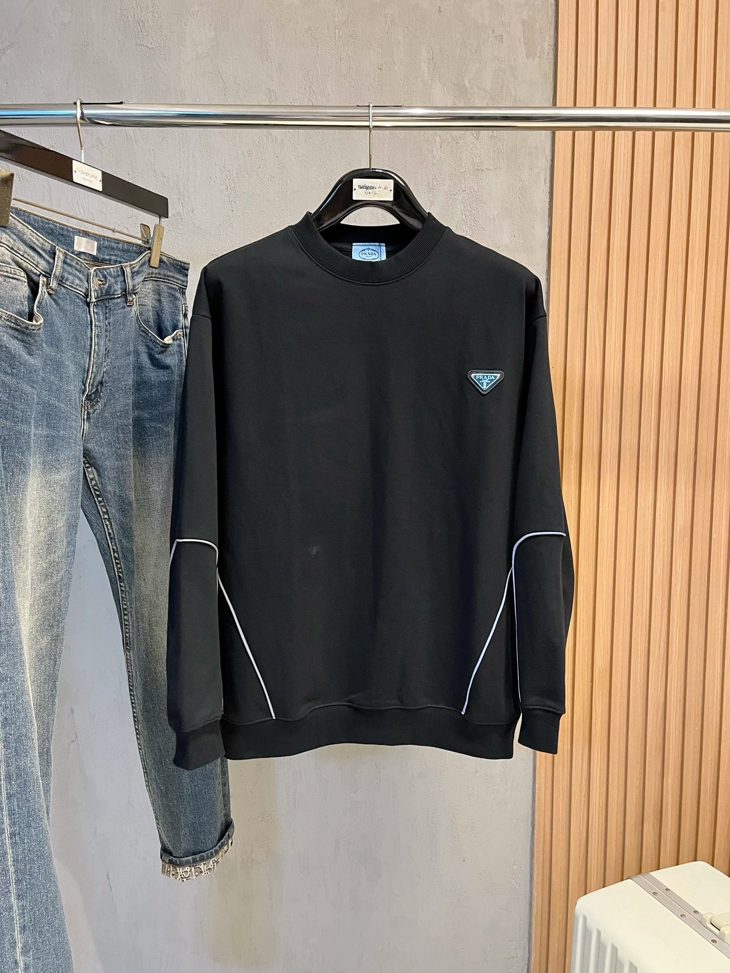 Prada Acheter
 Vêtements Sweatshirts Acheter des répliques
 Broderie de fleurs Unisexe