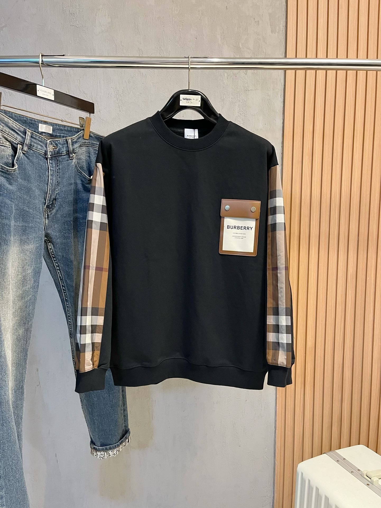 Burberry Vêtements Sweatshirts Broderie de fleurs Unisexe