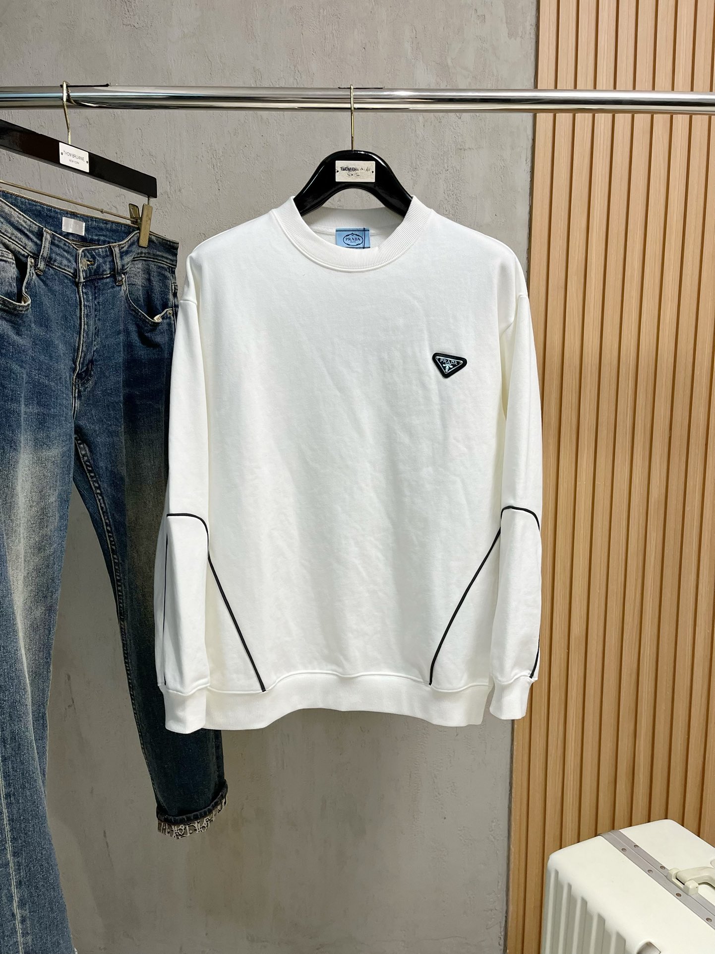 Prada Aaa
 Vêtements Sweatshirts Broderie de fleurs Unisexe