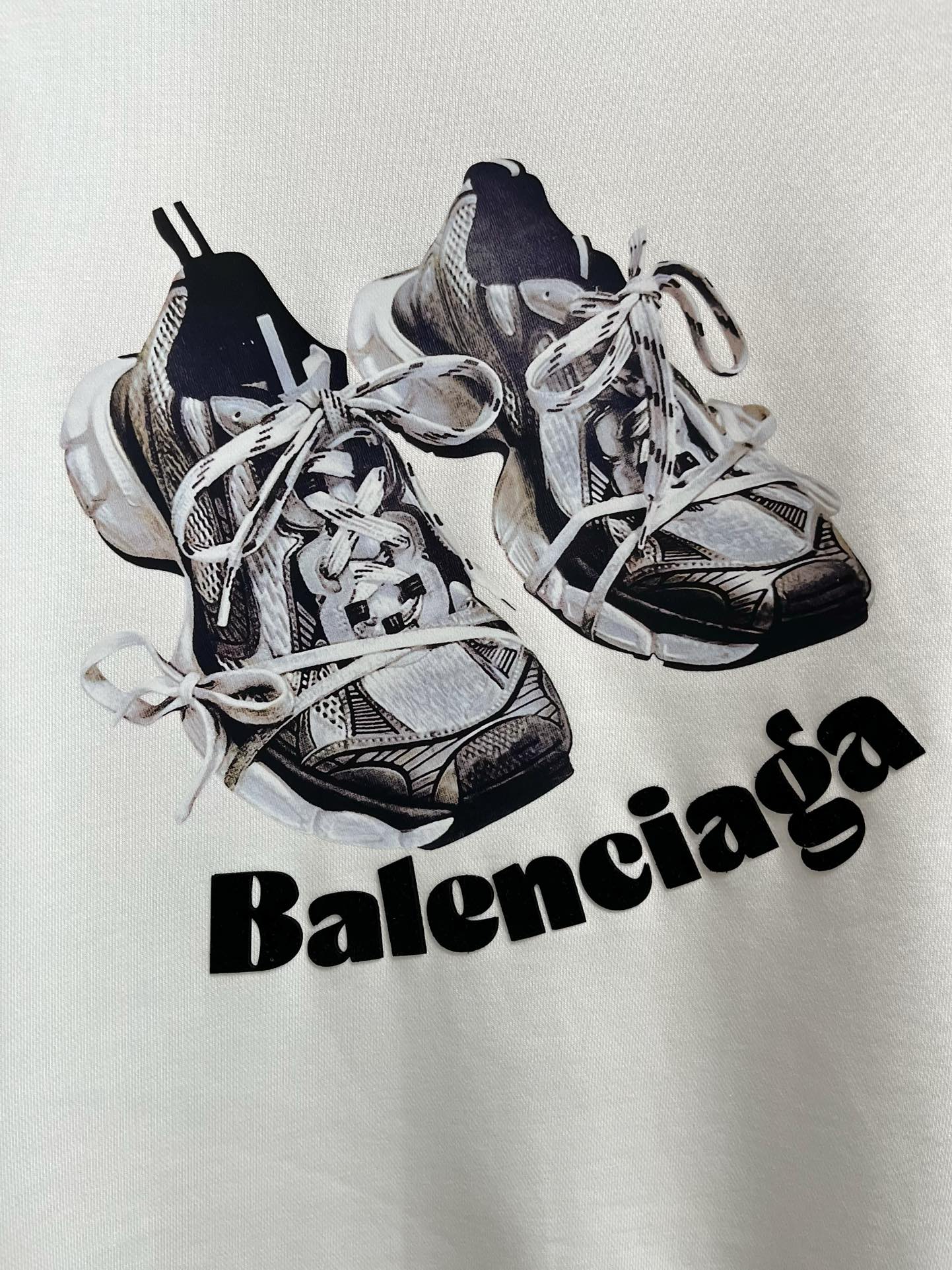 BALENCIAGA巴黎世家秋冬新款高克重380克重磅卫衣出货啦！！定制高克重纯棉卫衣面料搭配当下流行重