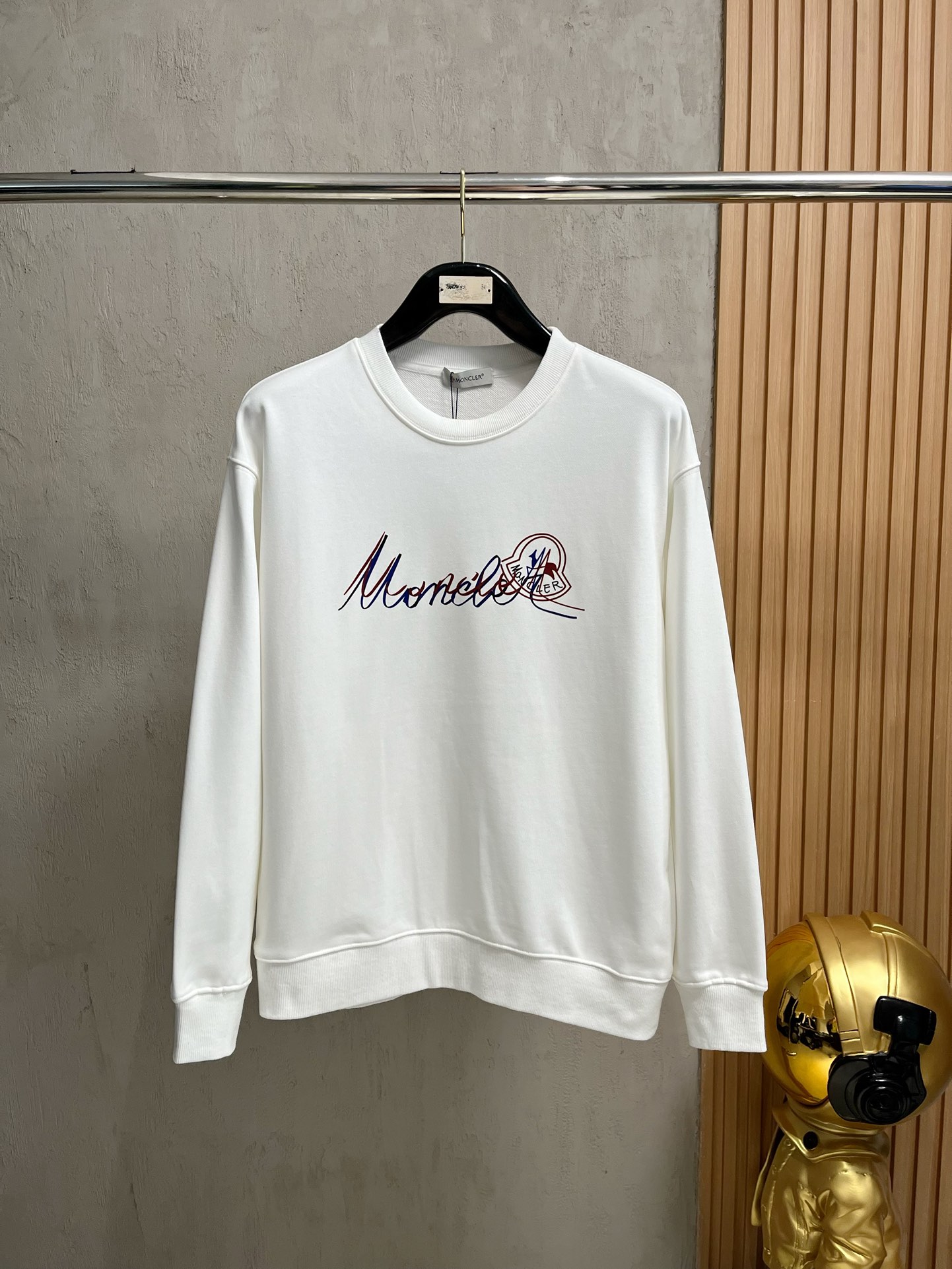 MONCLER蒙口秋冬新款高克重380克重磅卫衣出货啦！！定制高克重纯棉卫衣面料搭配当下流行重工工艺做工