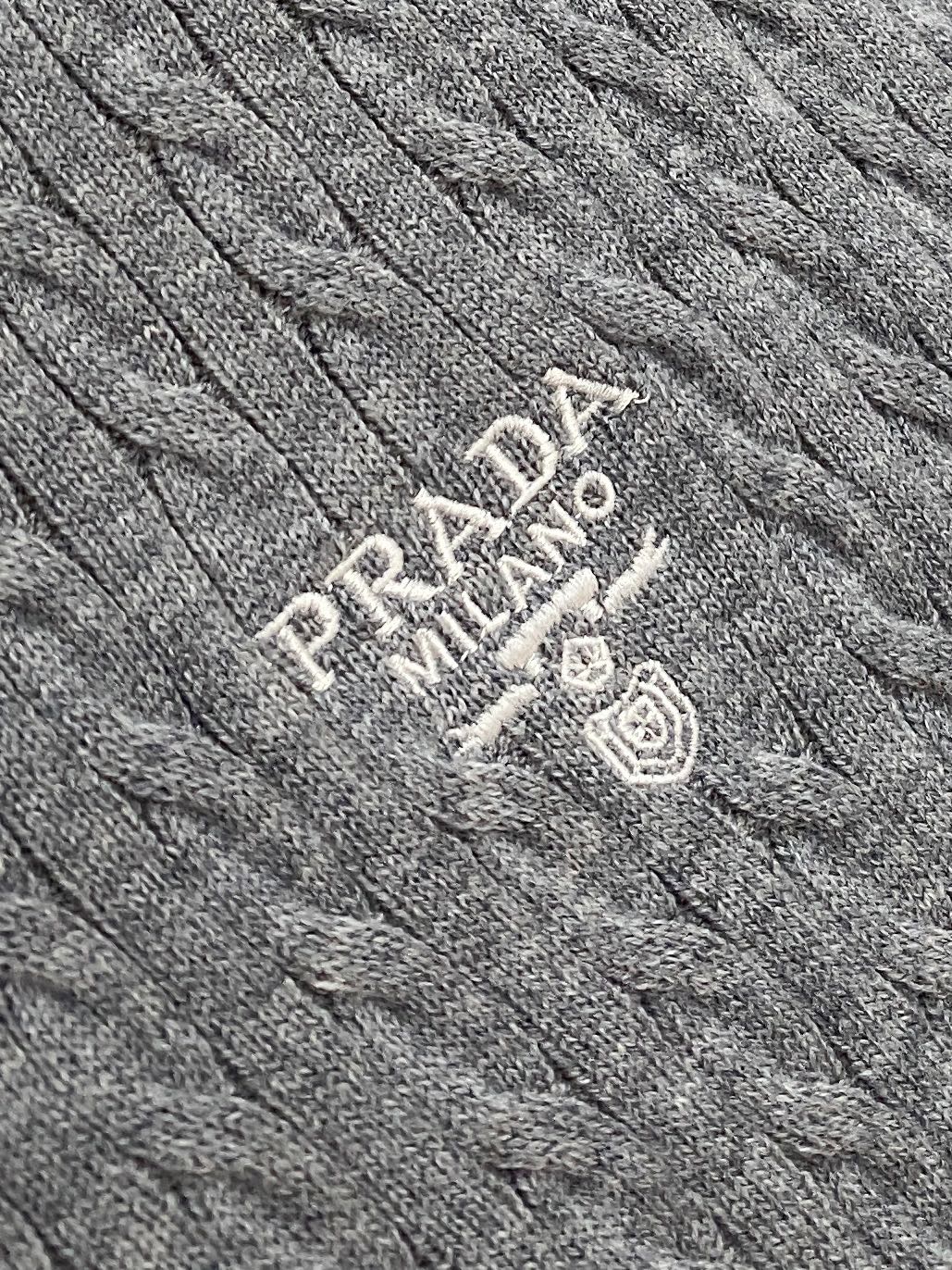 普拉达 毛衣 2025秋冬最新系列，专柜1:1顶级复刻，全品相！加厚款，潮人必备单品！懂货的老铁赶紧下手