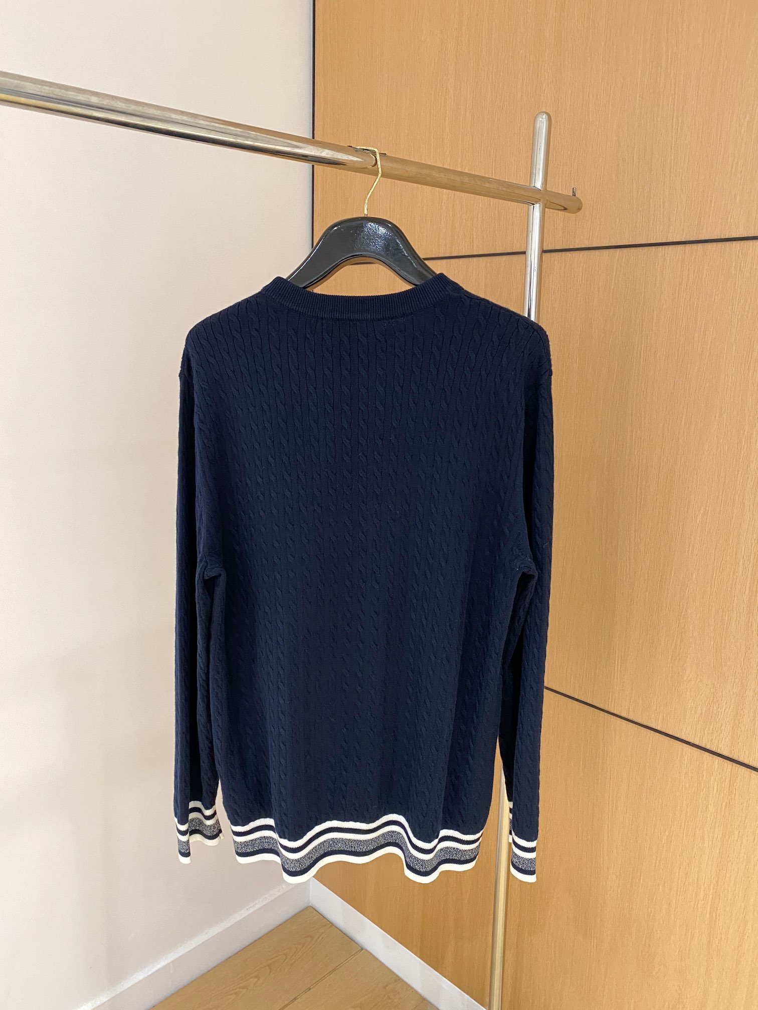 普拉达 毛衣 2025秋冬最新系列，专柜1:1顶级复刻，全品相！加厚款，潮人必备单品！懂货的老铁赶紧下手